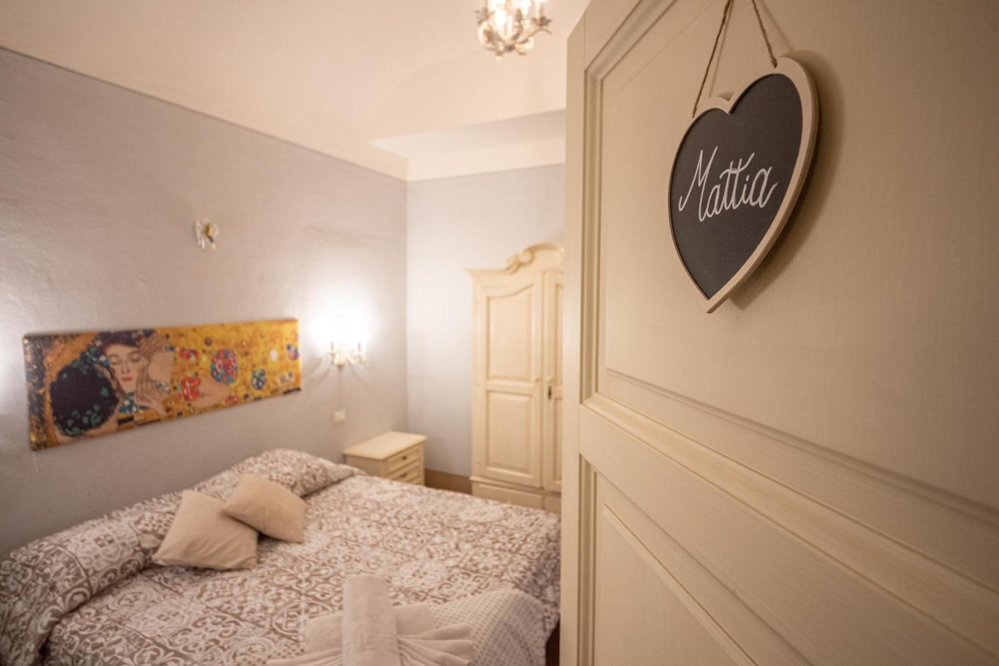 Double Room with Private External Bathroom - Photo 2