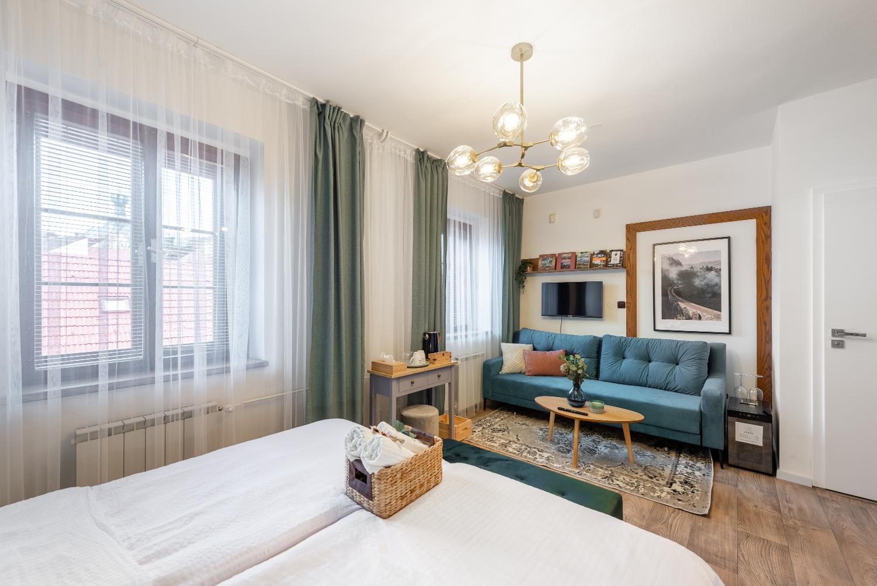 Double or Twin Room with Private Bathroom photo 2