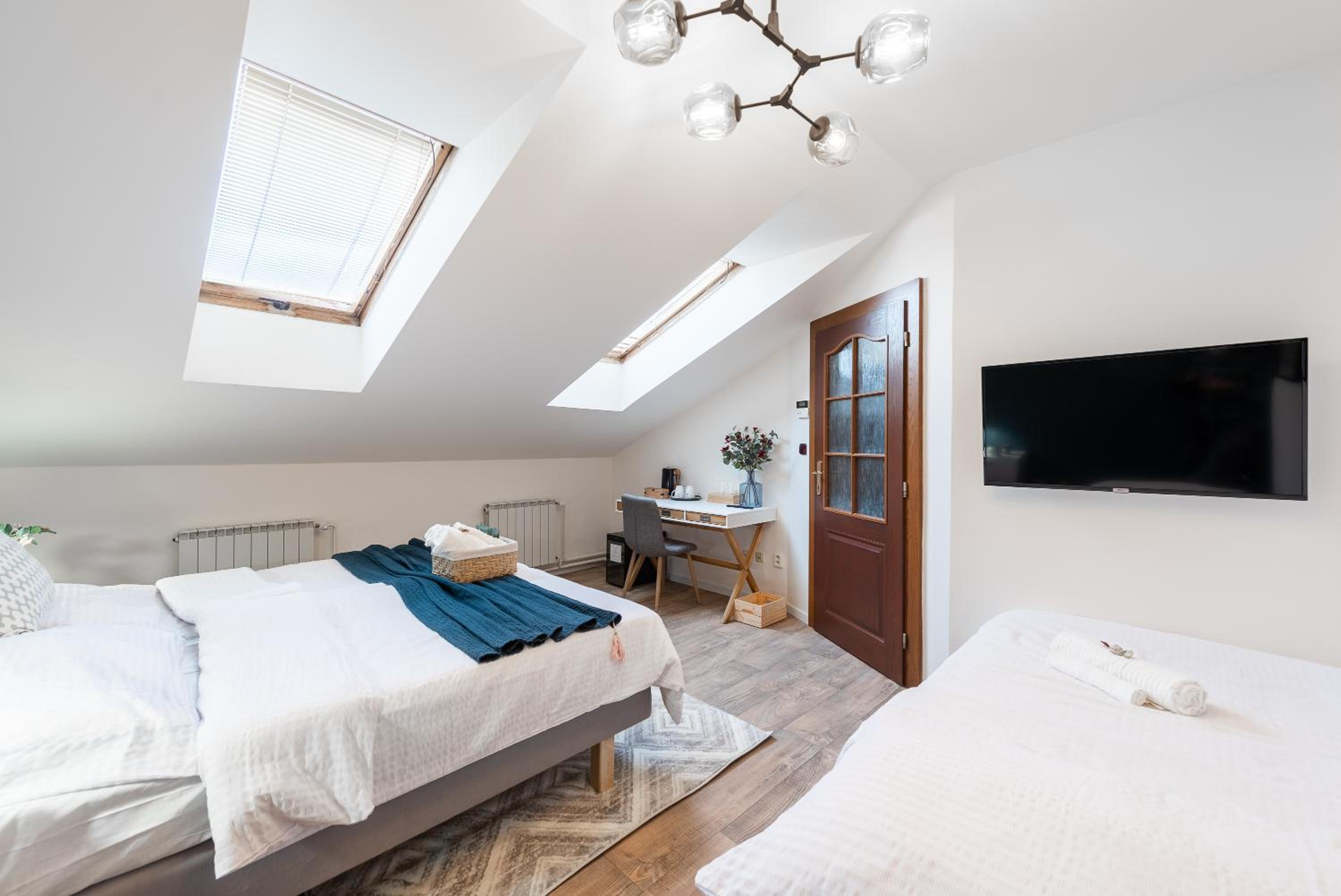 Triple Room with Bathroom photo 2