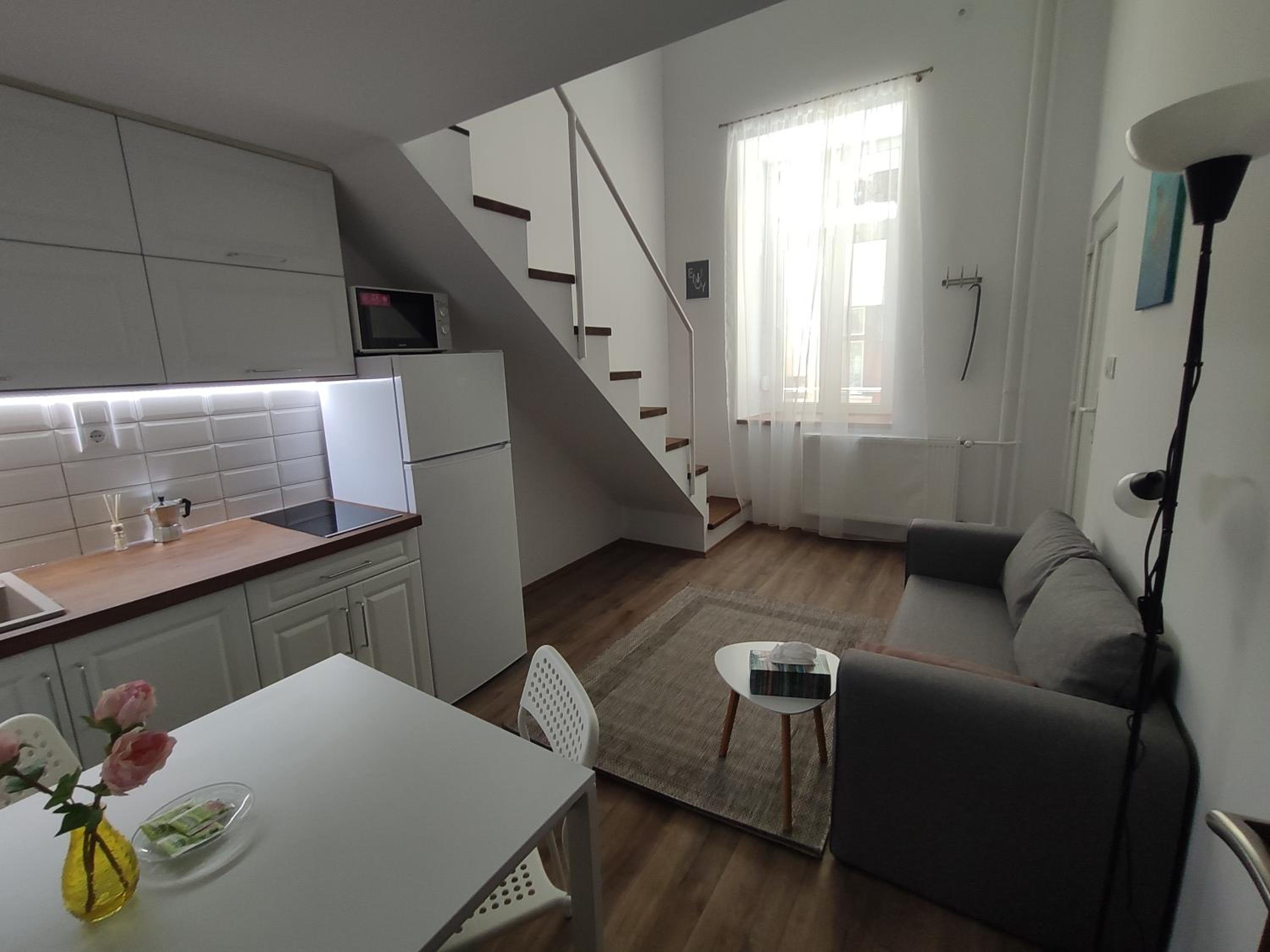 One-Bedroom Apartment - Photo 5