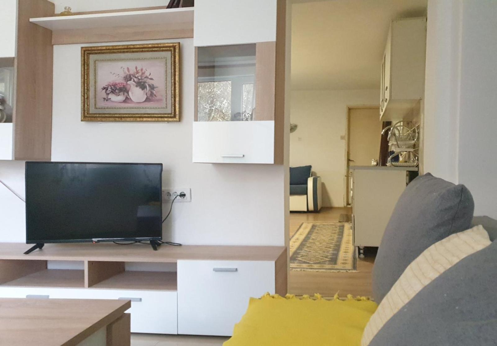 Two-Bedroom House photo 2