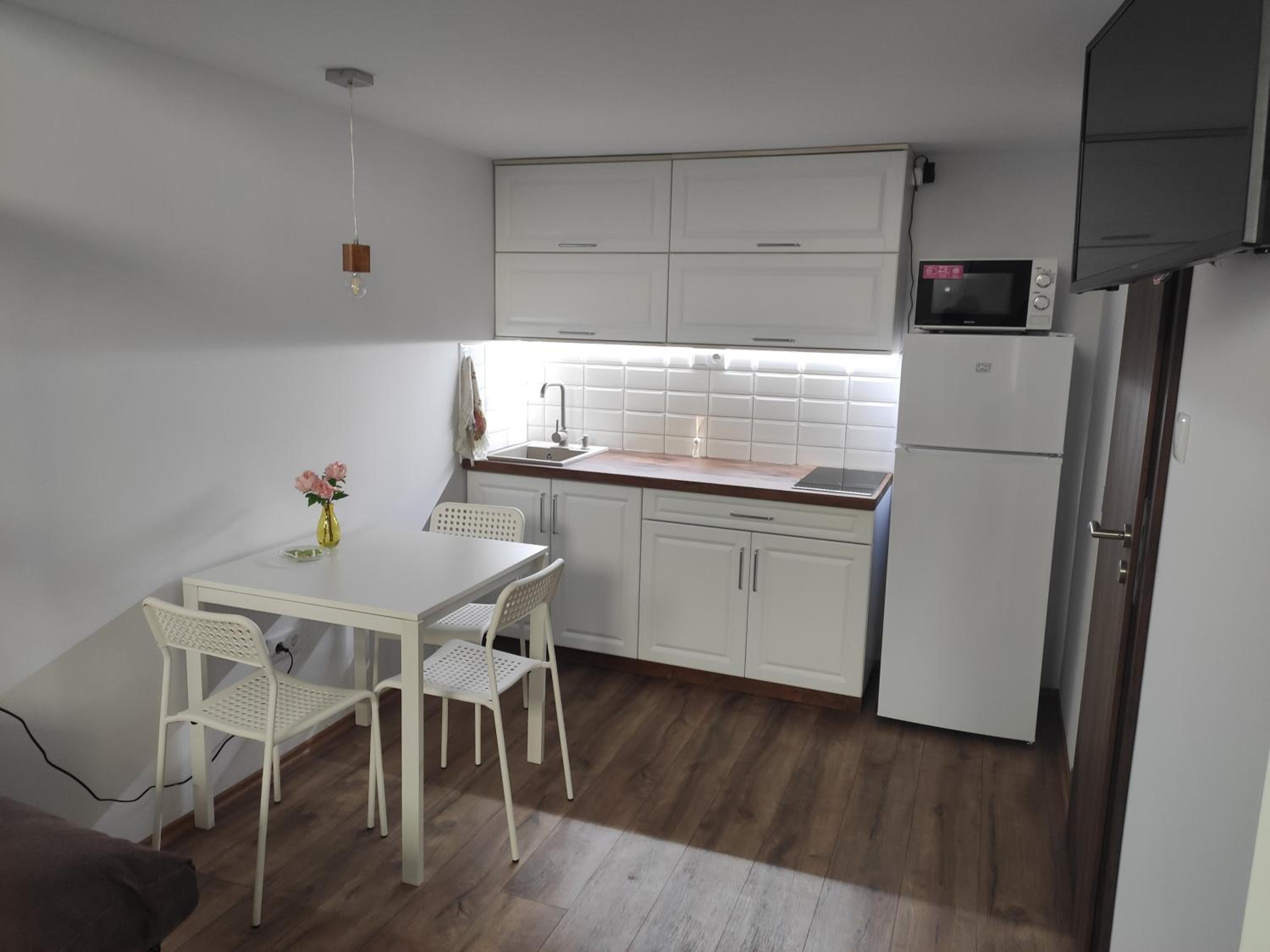 One-Bedroom Apartment - Photo 13