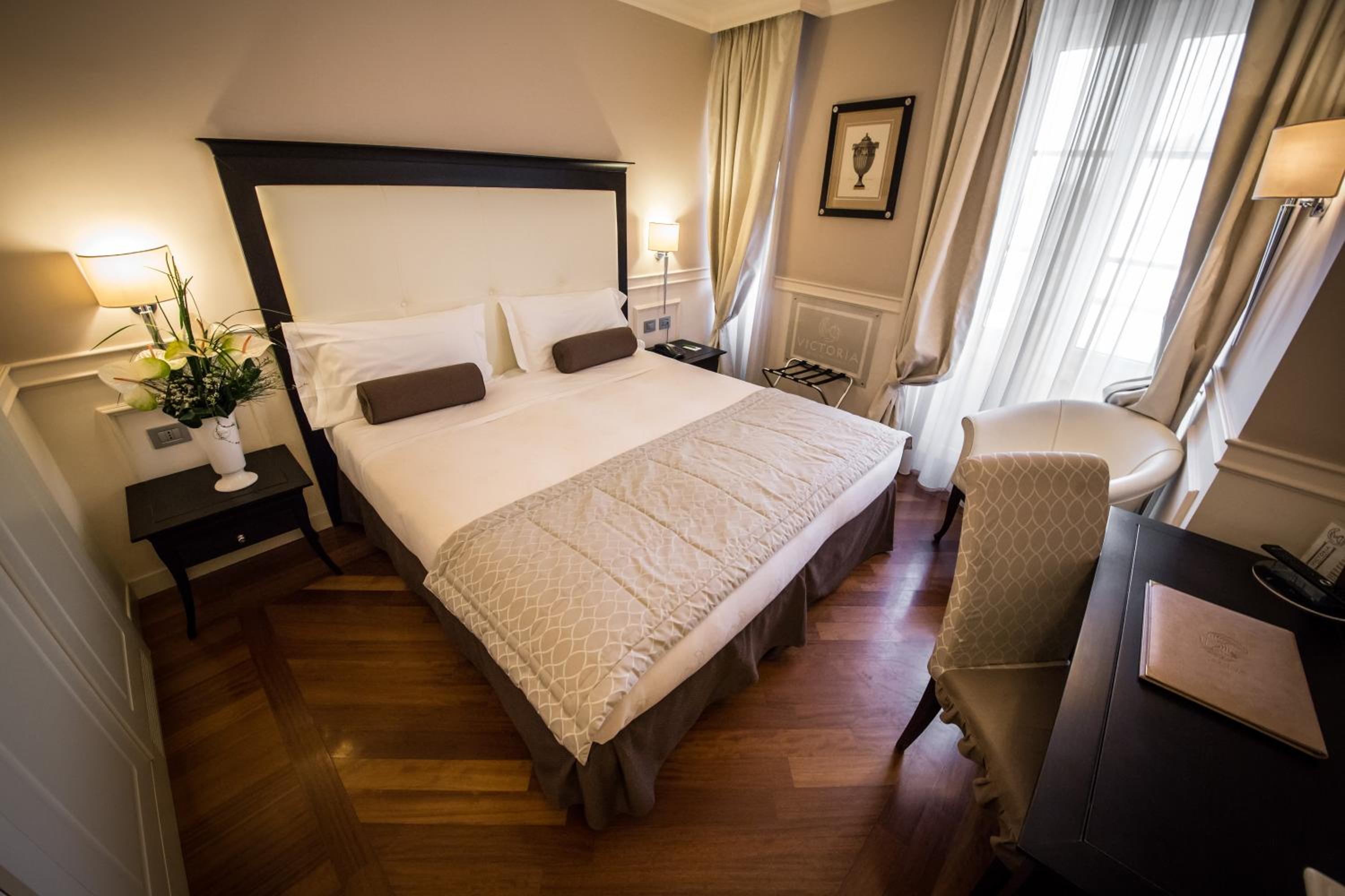 Classic Double or Twin Room - Photo 7