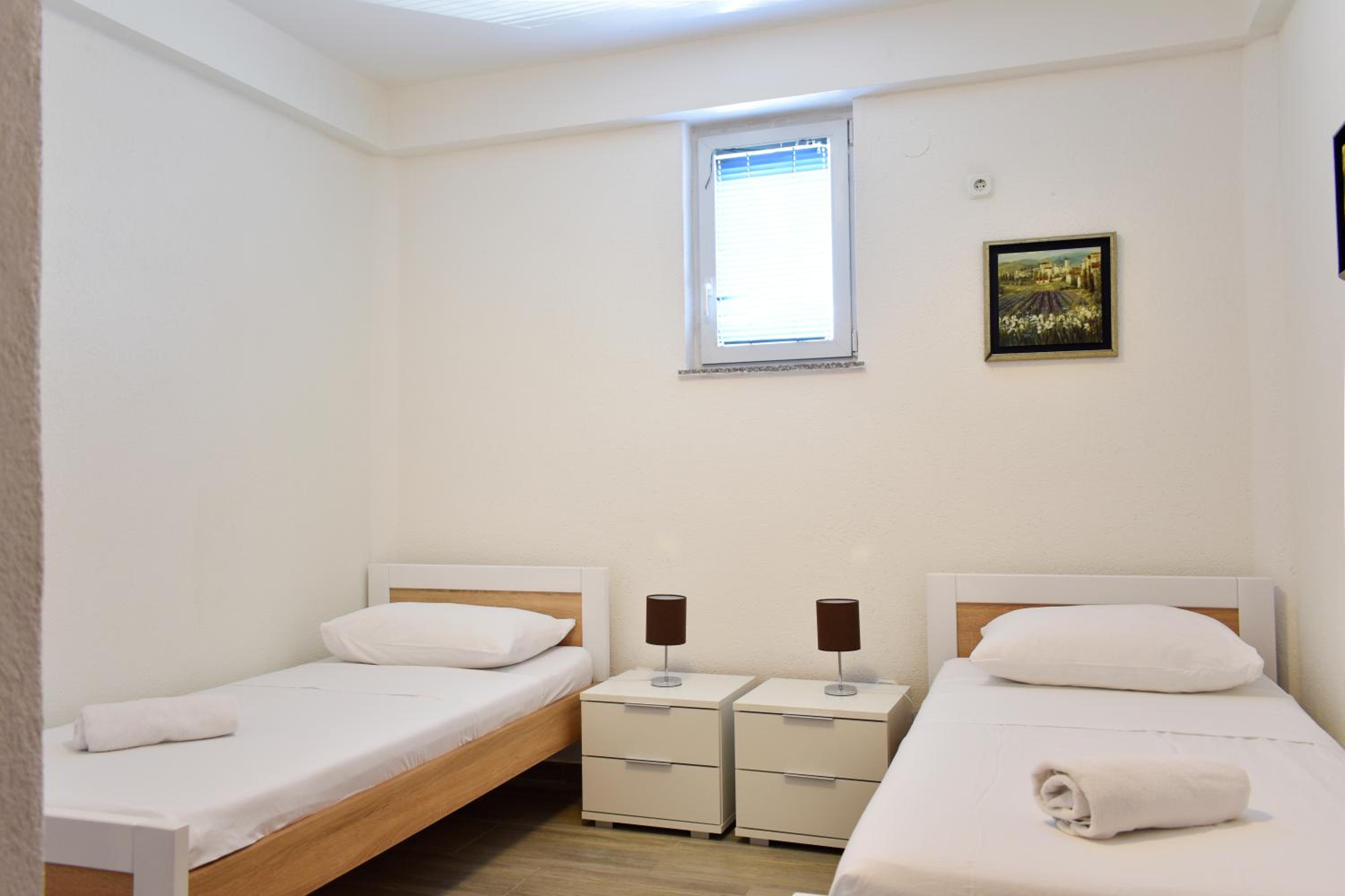 Twin Room - Photo 1