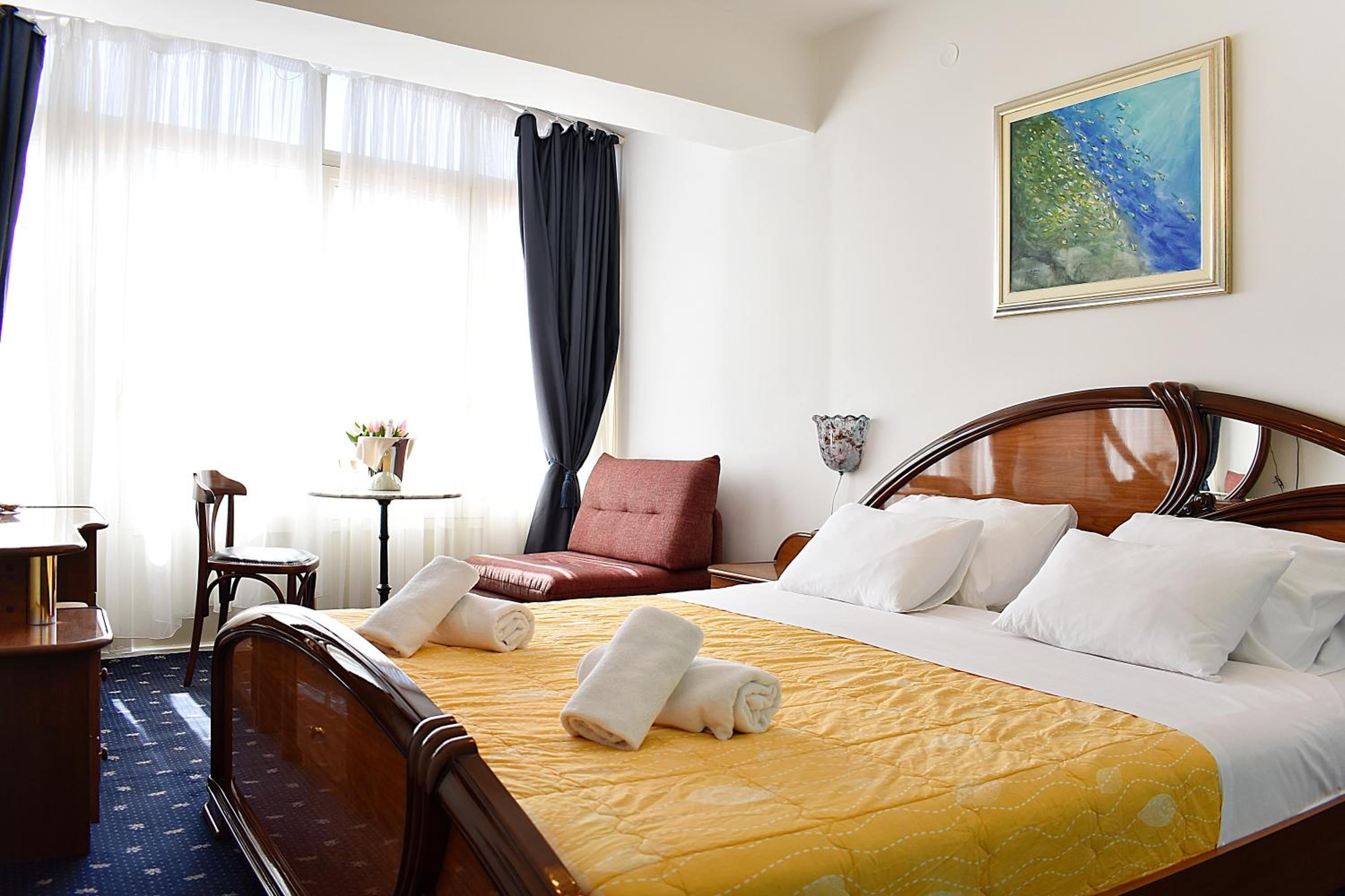 Deluxe Double Room with Sea View - Photo 1