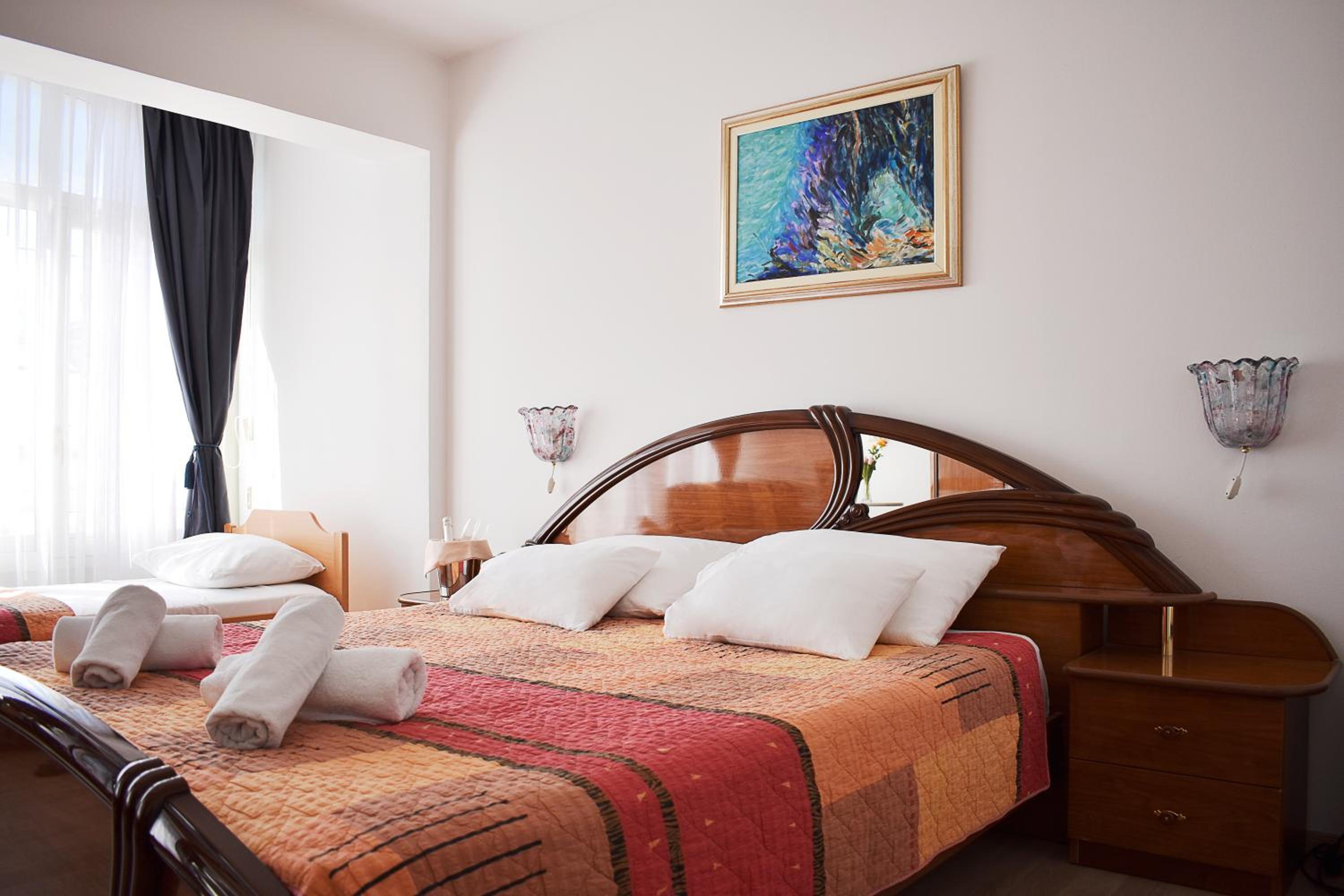 Standard Triple Room with Sea View - Photo 9