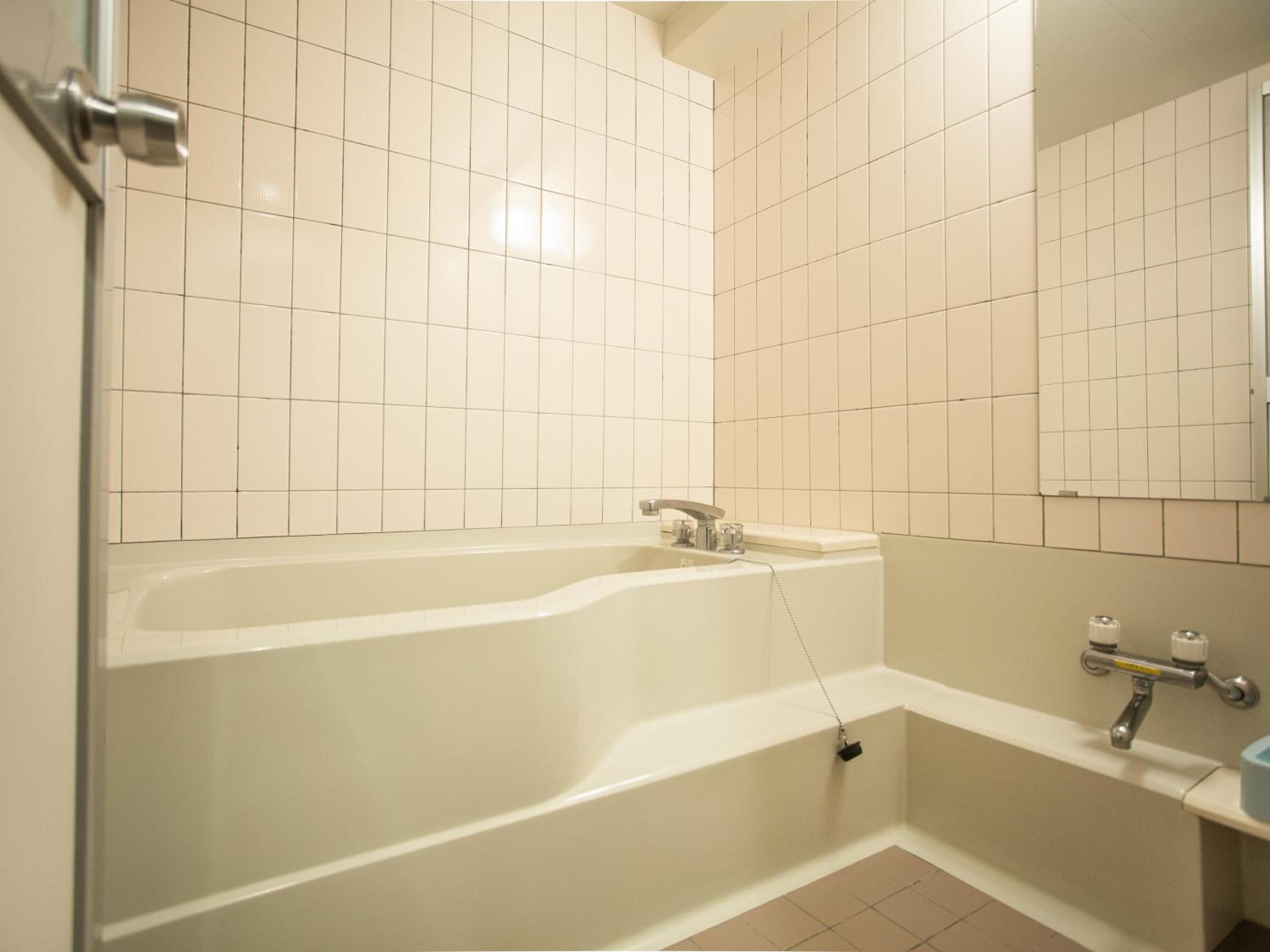 Japanese-Style Room with Hot Spring Bath and River View photo 3