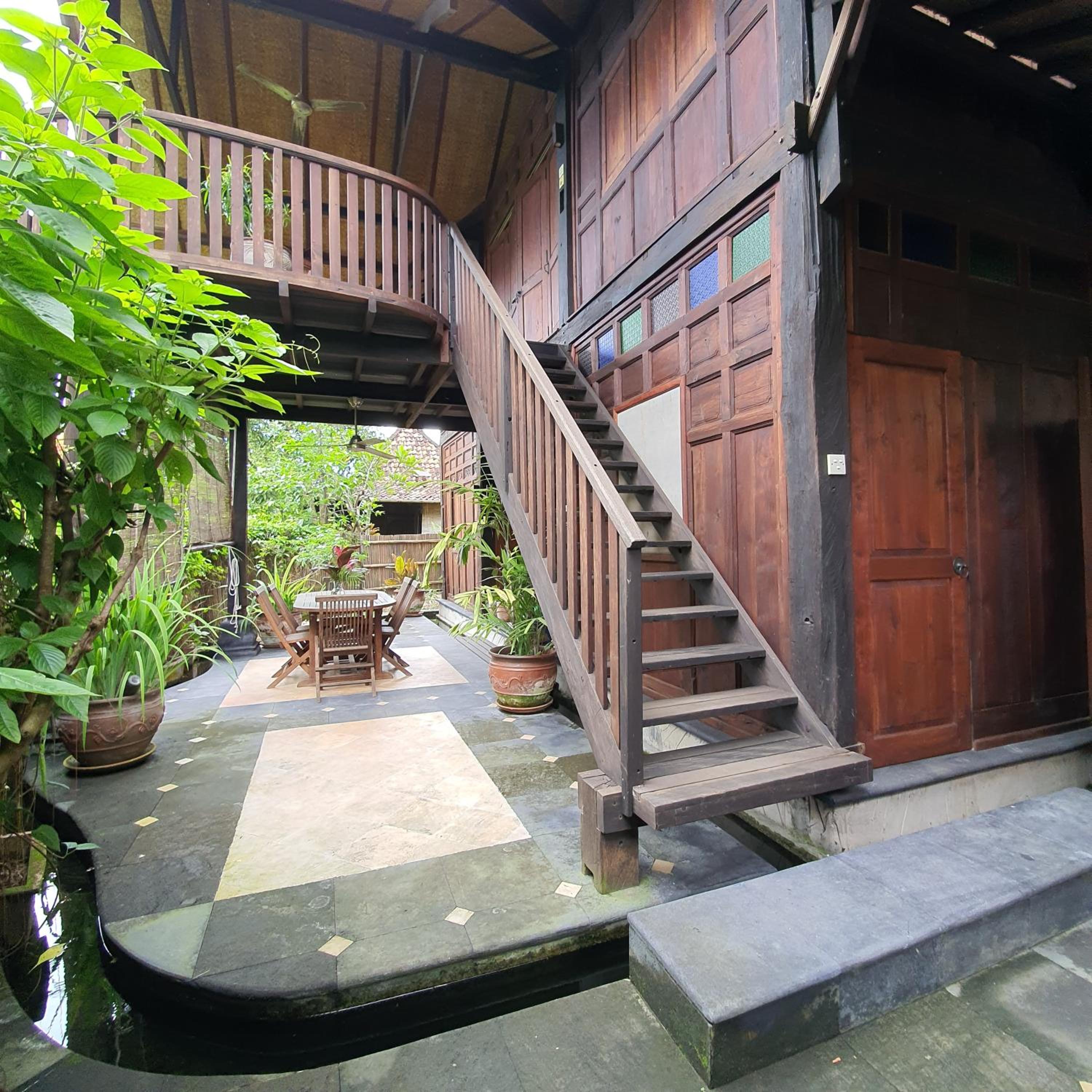 Three-Bedroom Bungalow - Photo 8