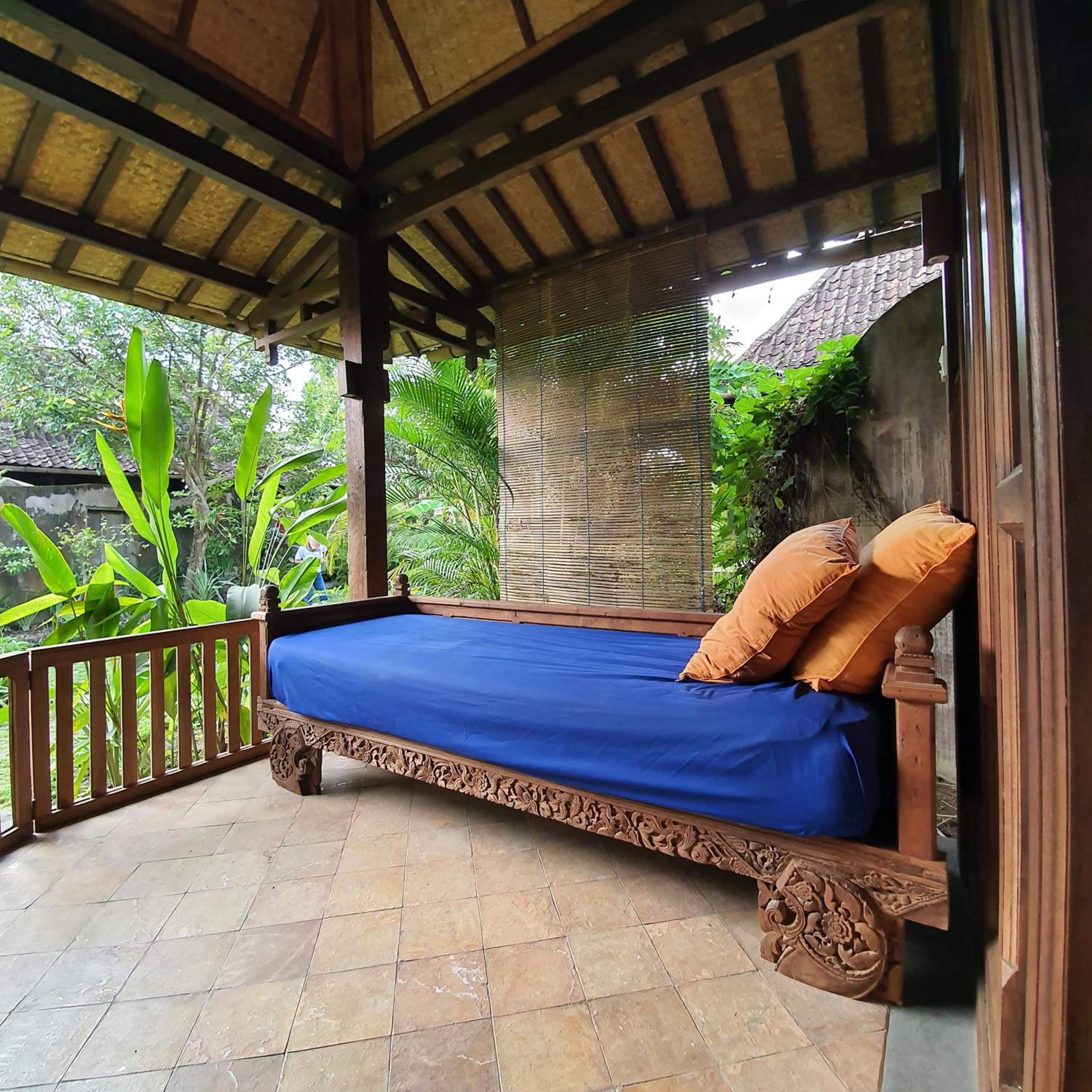 Deluxe Bungalow with Garden View - Photo 10