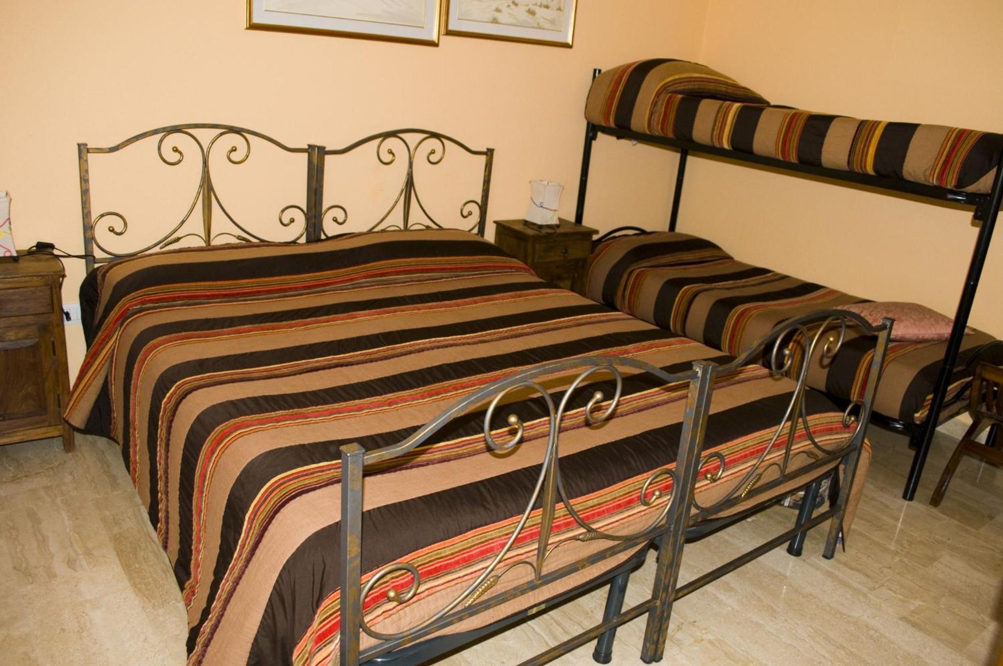 Quadruple Room - Photo 3
