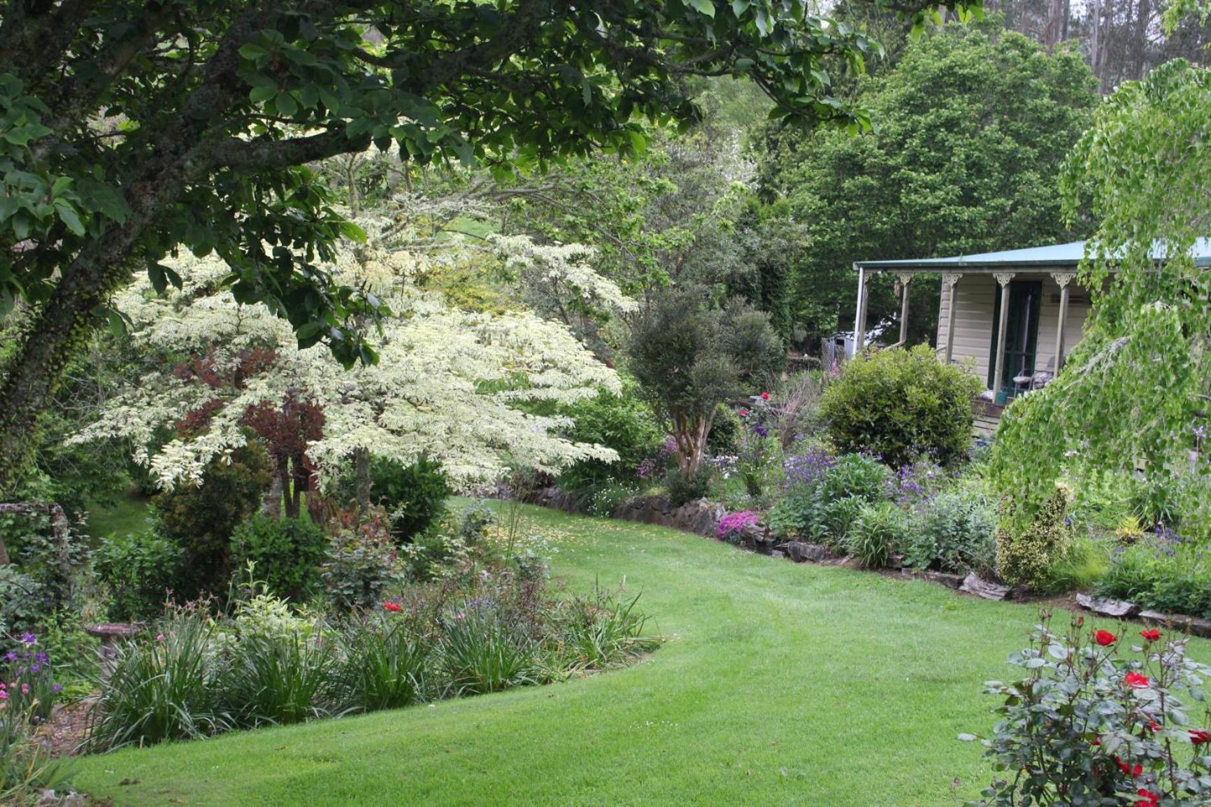 Queen Room with Garden View - Photo 1