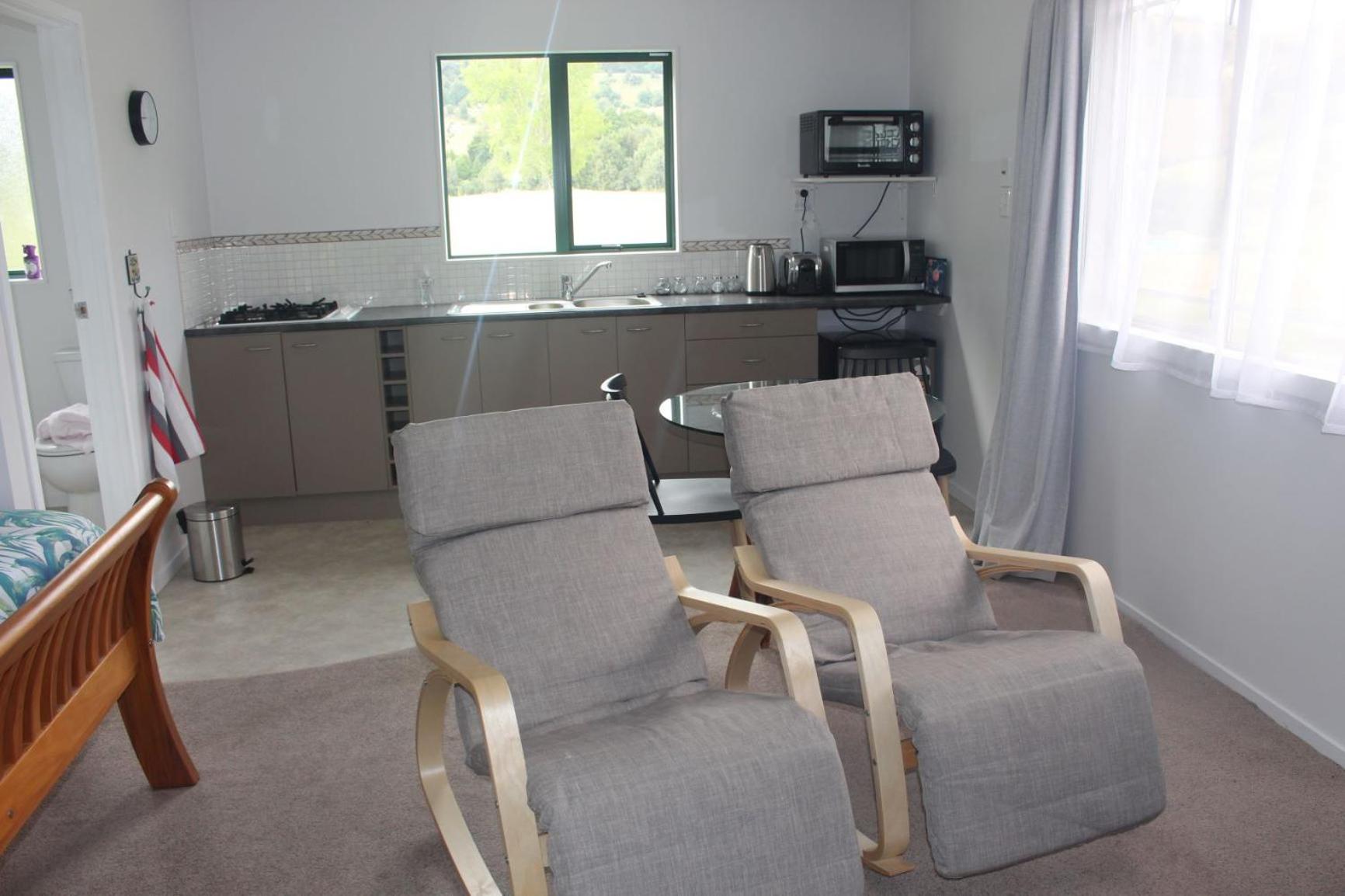 Queen Room with Garden View - Photo 4