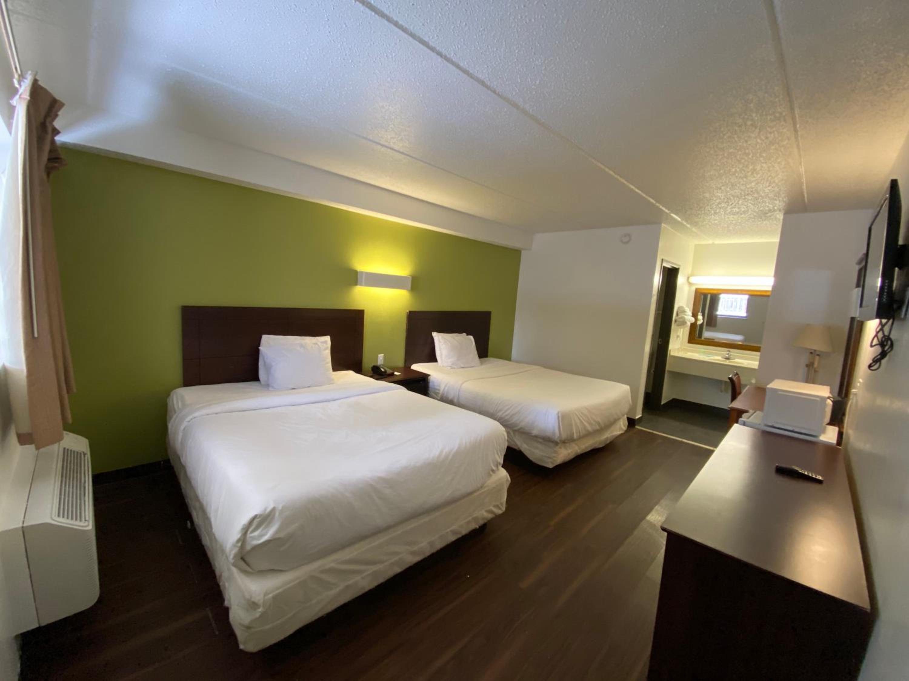 Deluxe Queen Room with Two Queen Beds - Non-Smoking