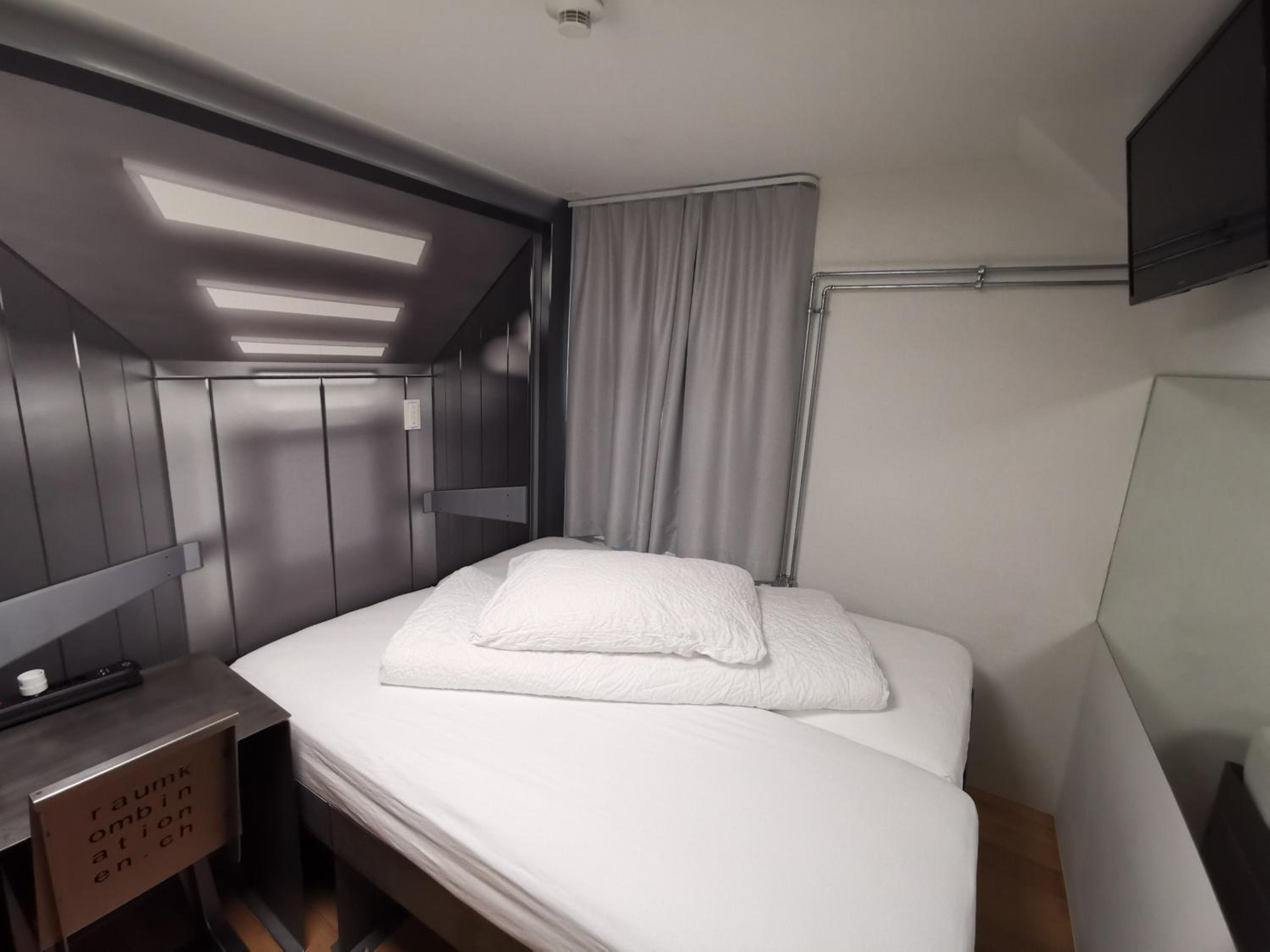 Single Room with Private External Bathroom photo 1