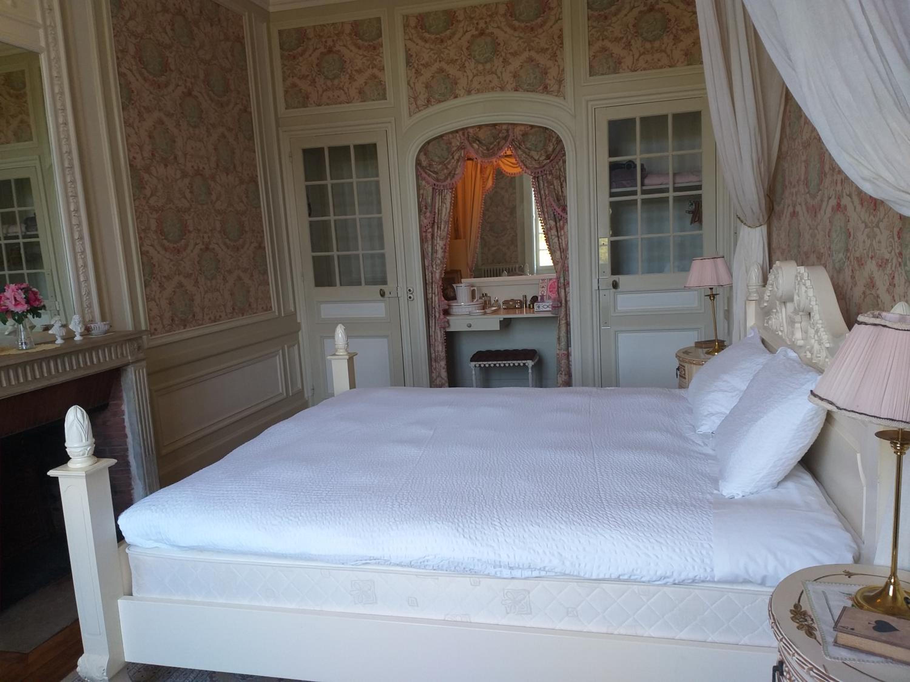 One-Bedroom Suite photo 2