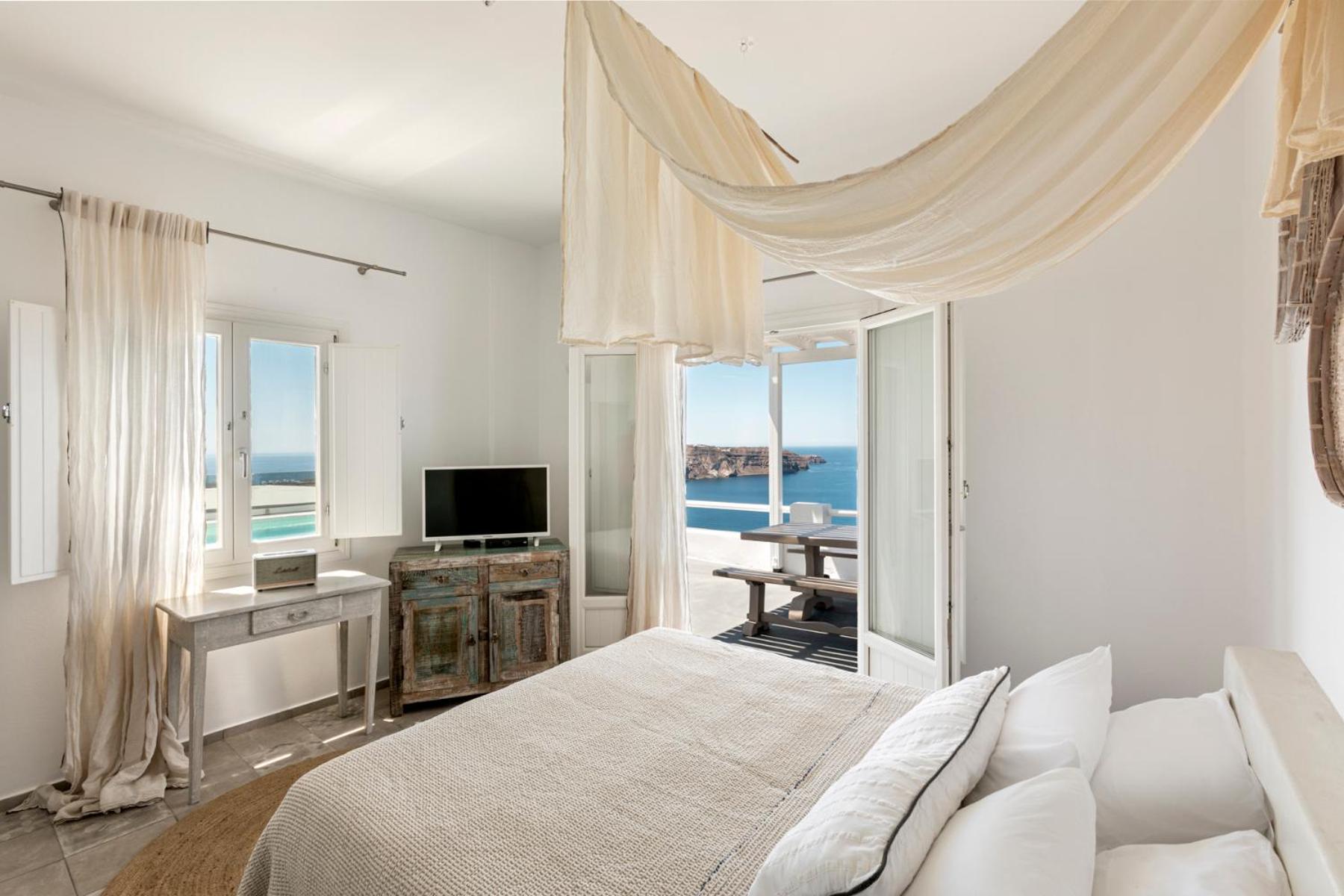 Villa with Private Pool - Photo 20