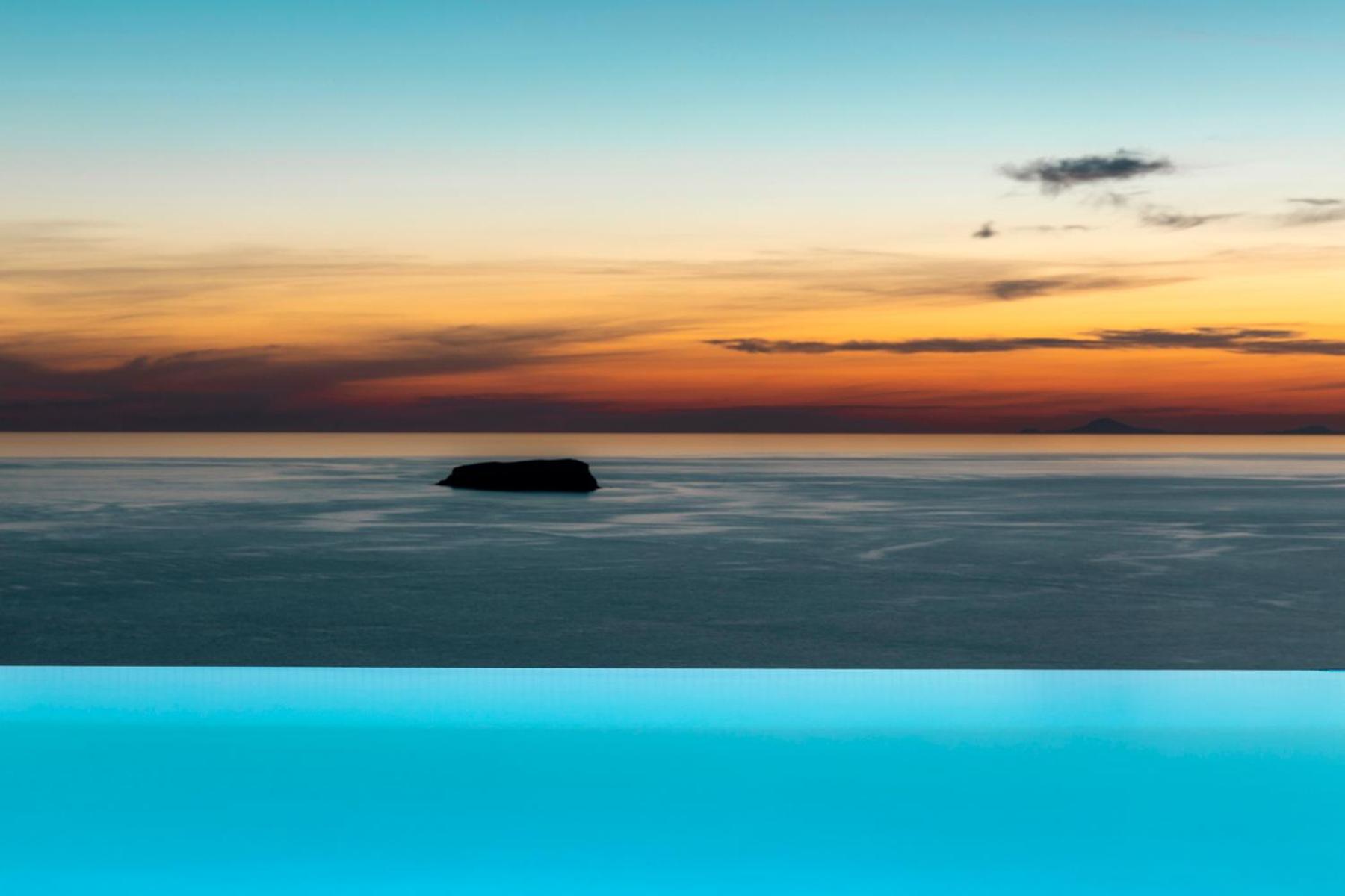 Villa with Private Pool - Photo 13