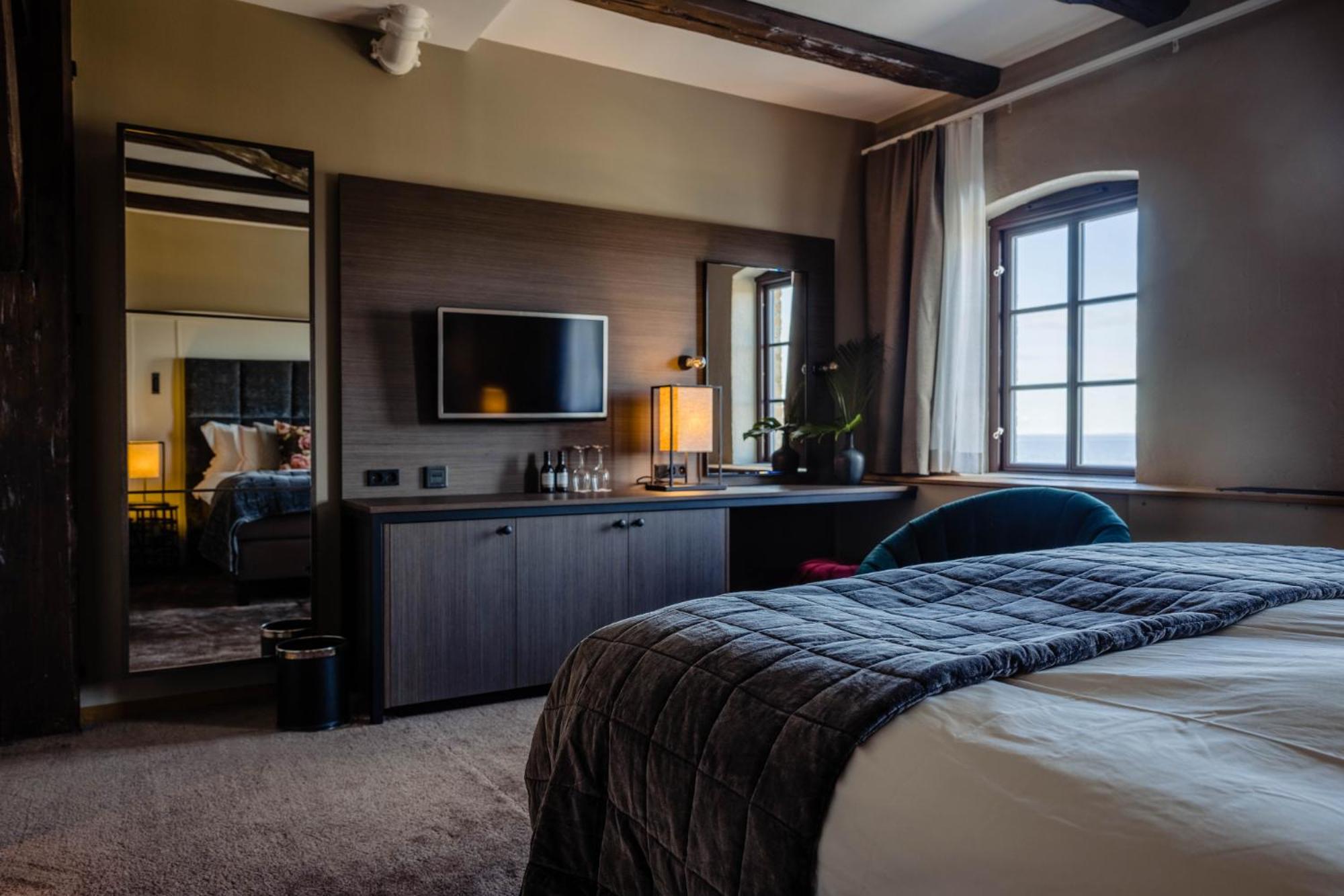 Twin Room with View - Main Building photo 2