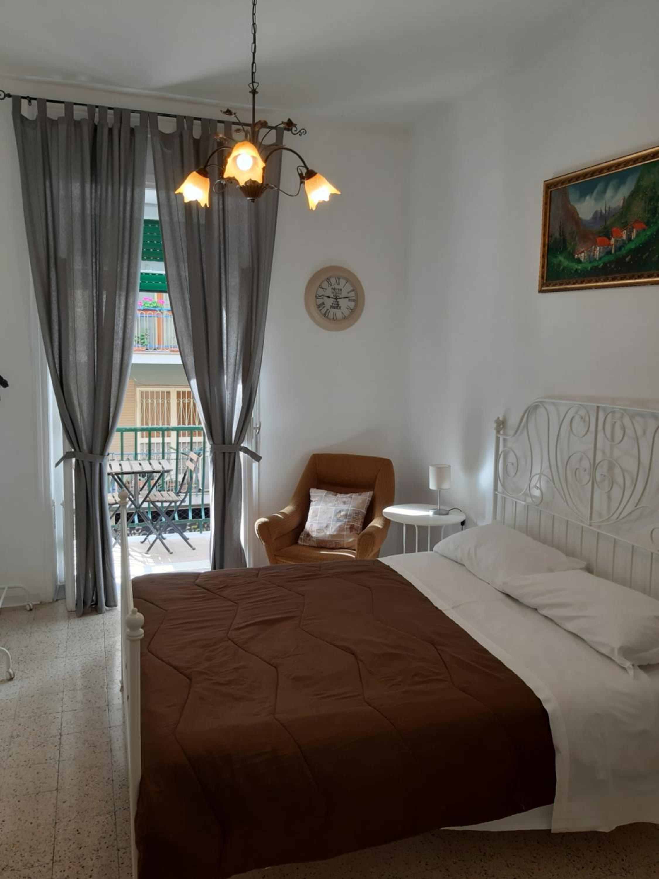 Double Room with Private Bathroom - Photo 11