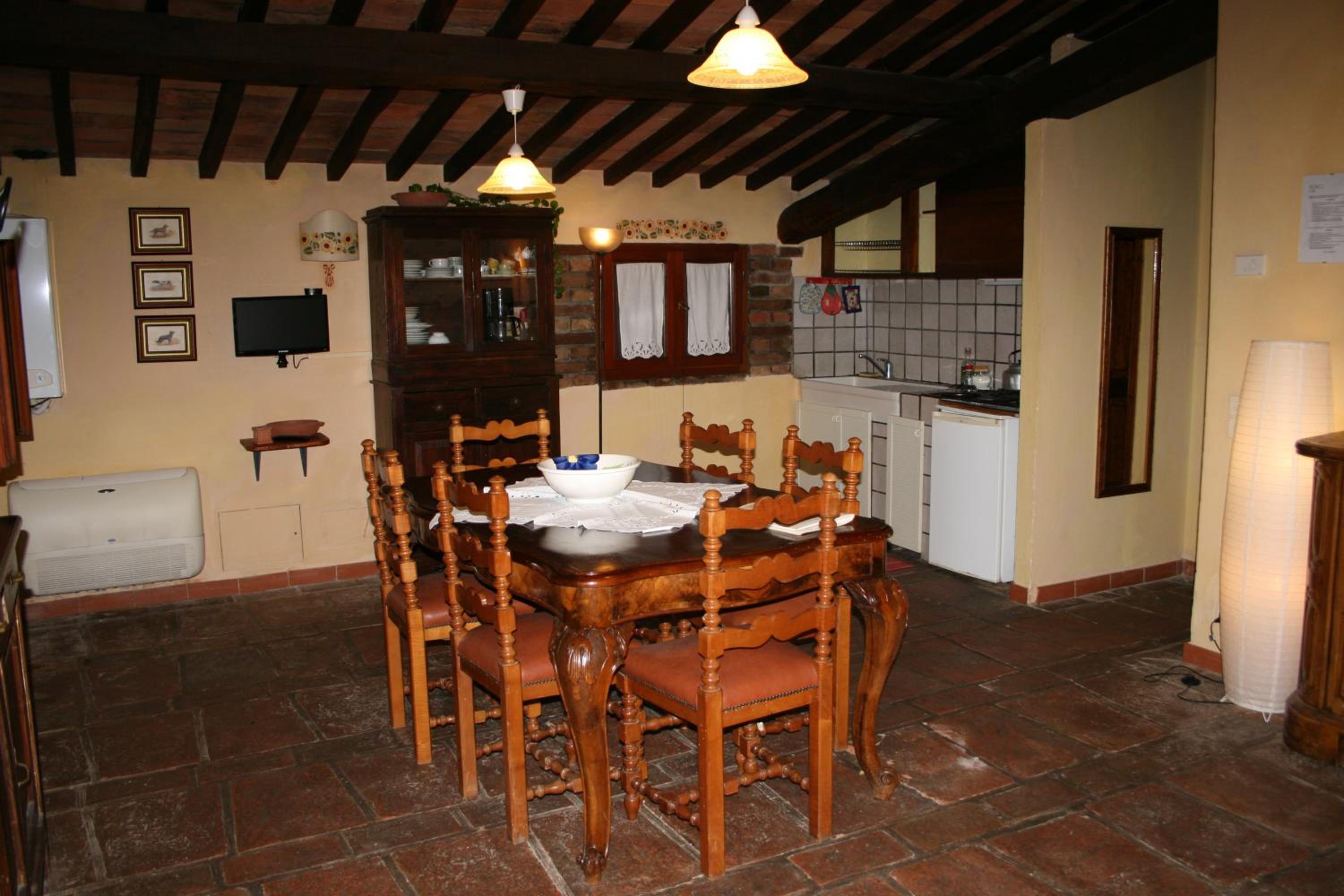 Apartment - Ground Floor - Photo 2