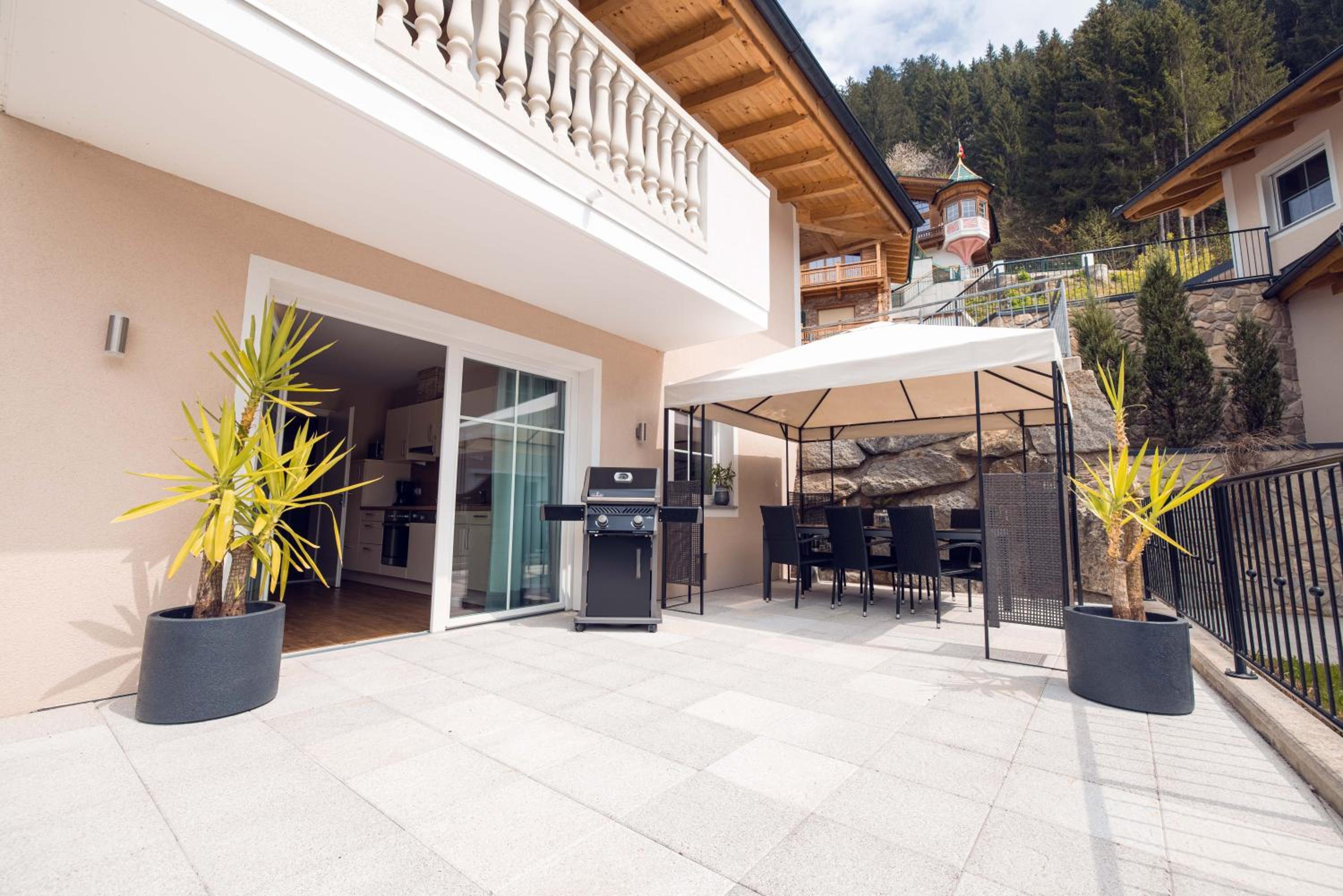 Two-Bedroom Apartment with Terrace photo 2