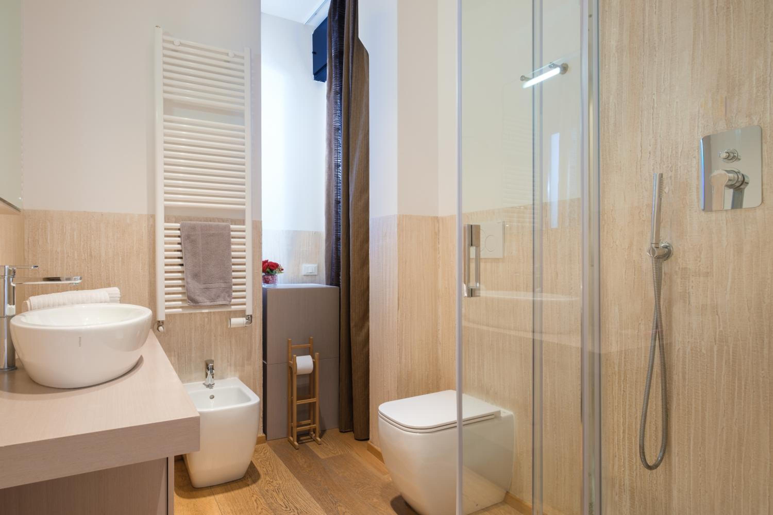 Deluxe Junior Suite - Photo 2