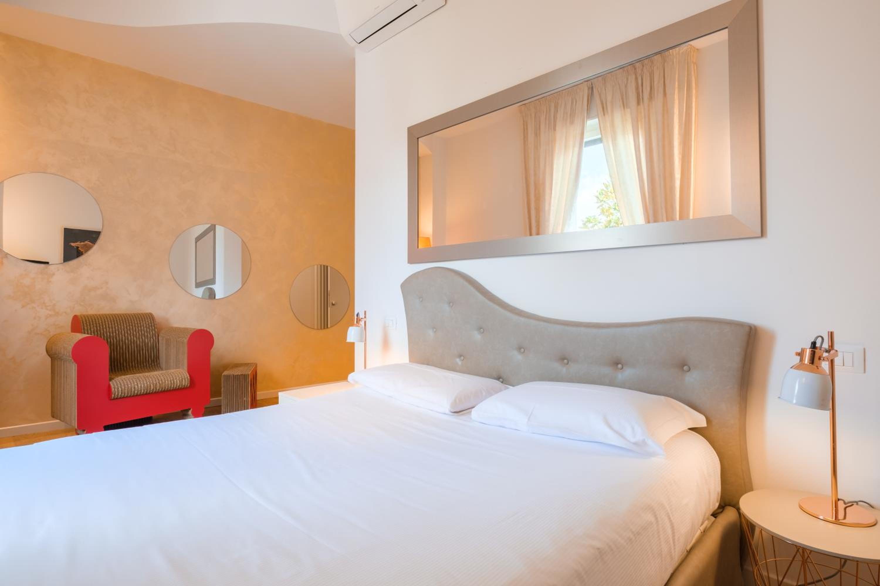 Deluxe Junior Suite - Photo 5