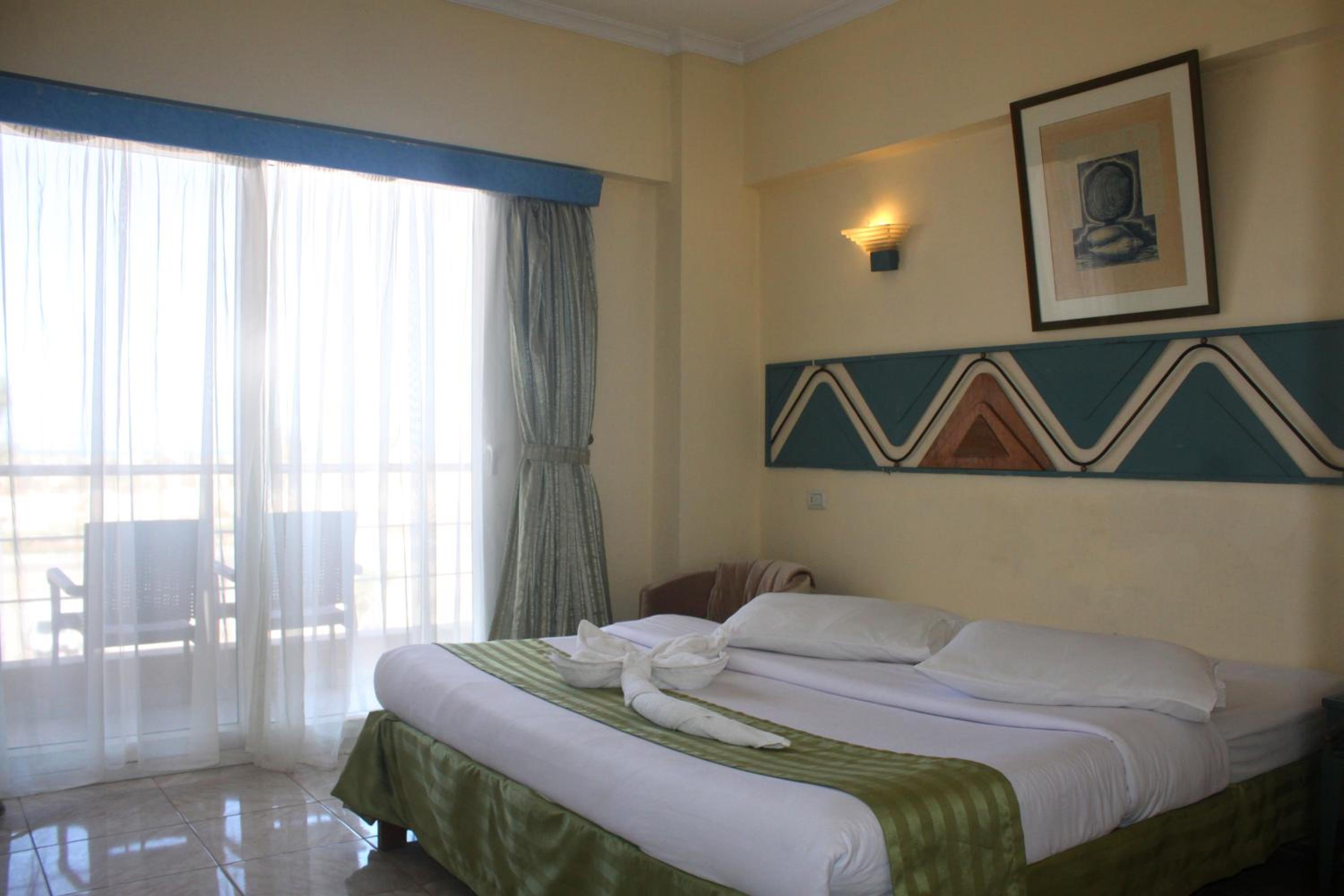 Standard Double Or Twin Room photo 3