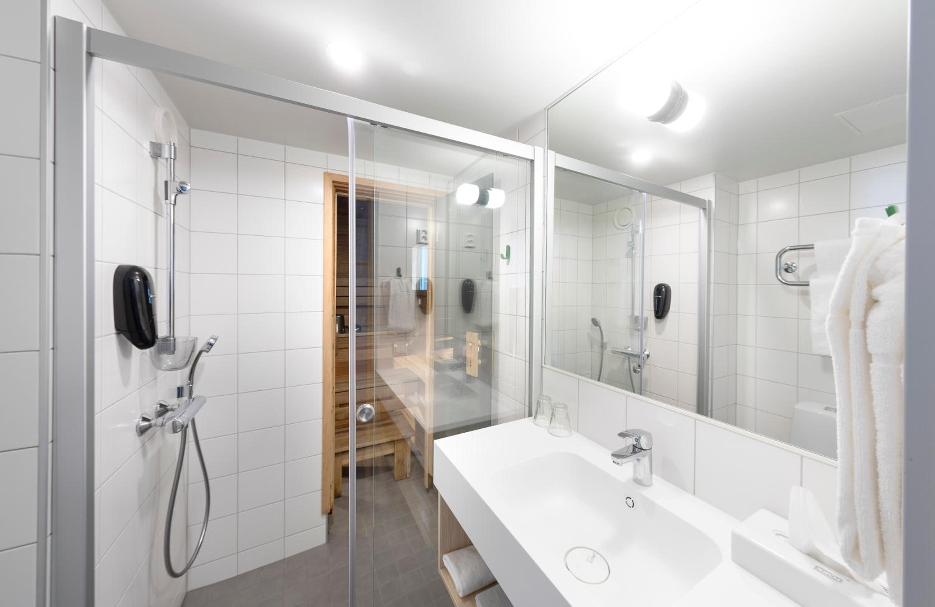 Junior Suite with Sauna - Photo 4