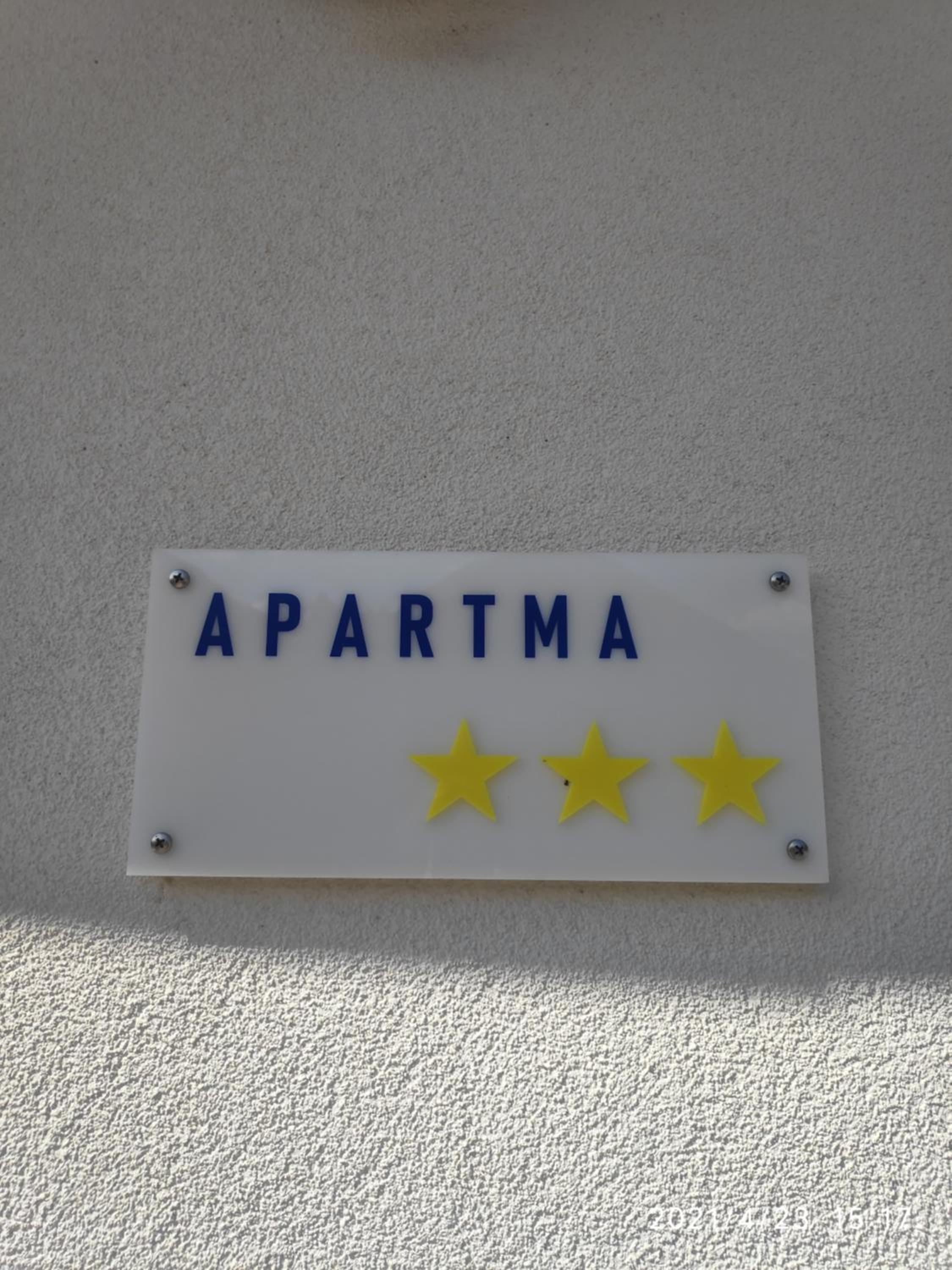 Apartment with Terrace - Photo 4