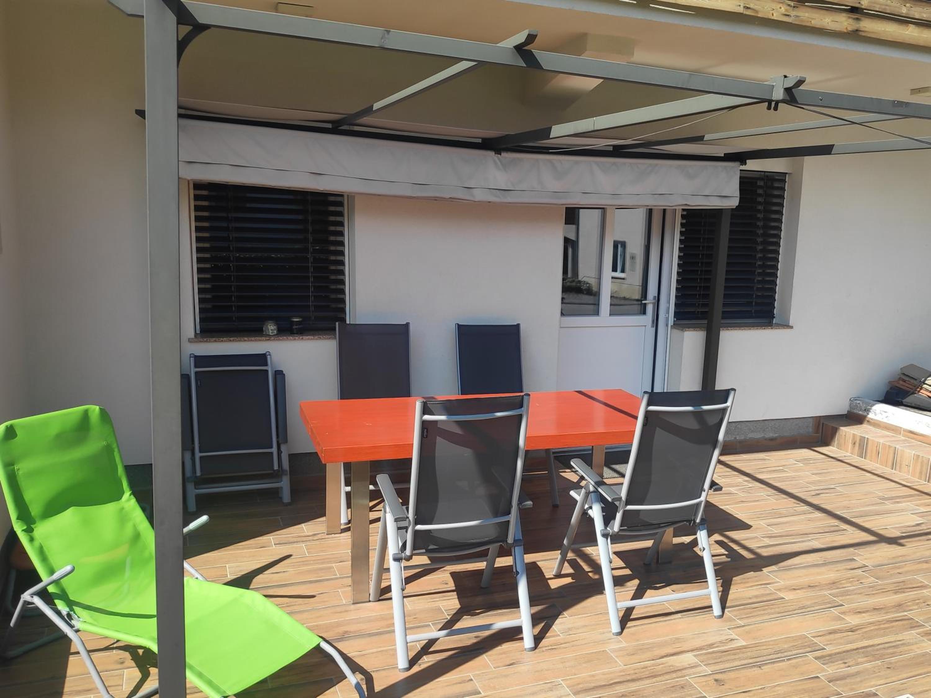 Apartment with Terrace - Photo 5