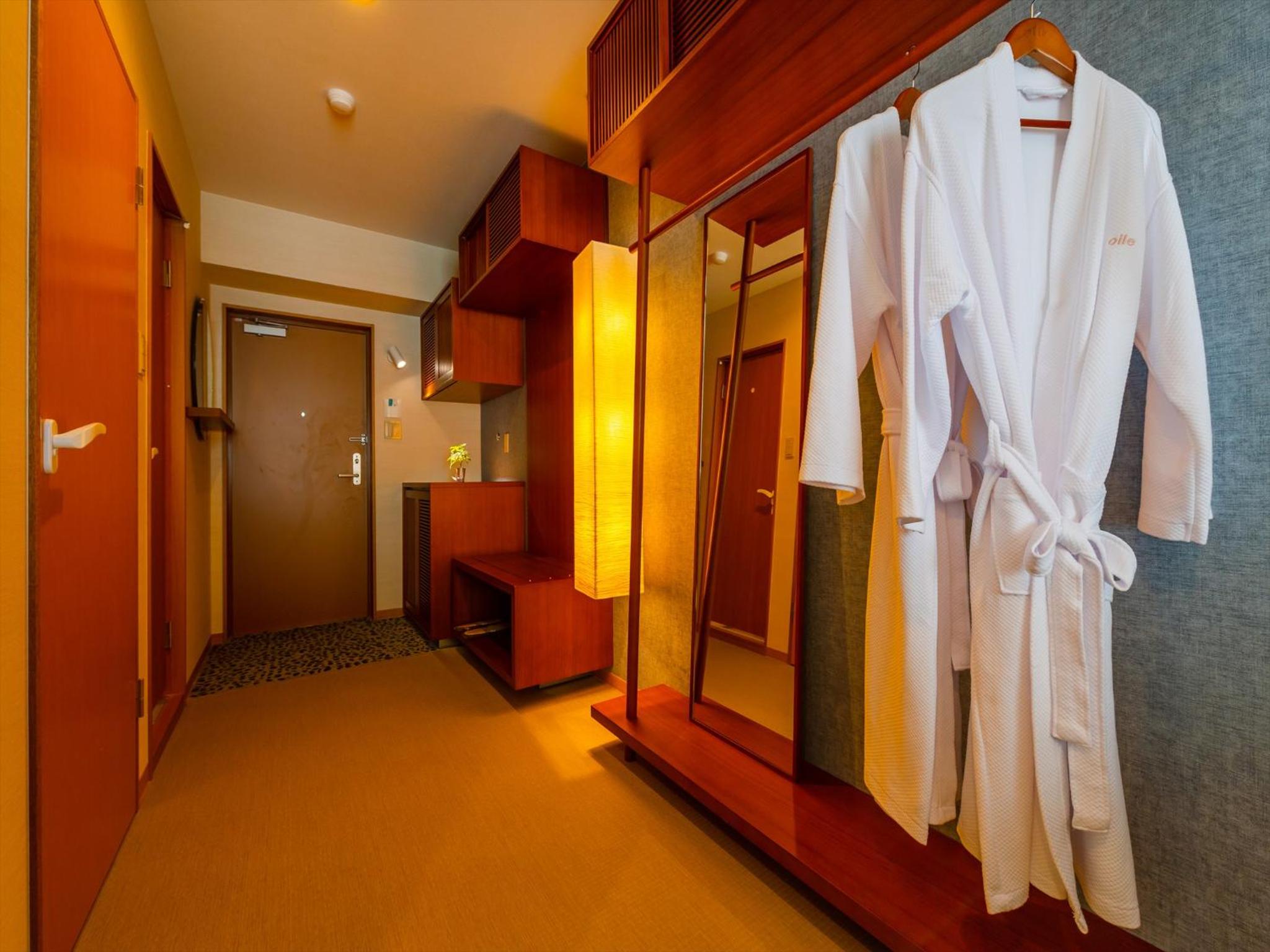 Luxury Double Room (9F~11F) - Photo 10
