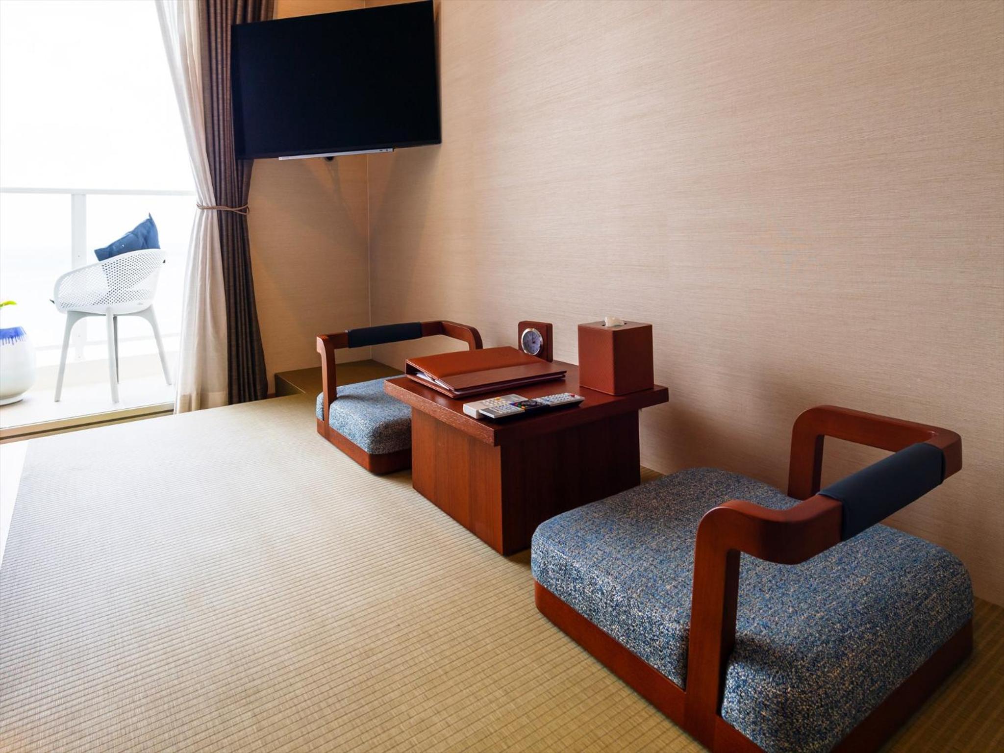 Luxury Double Room (9F~11F) - Photo 1