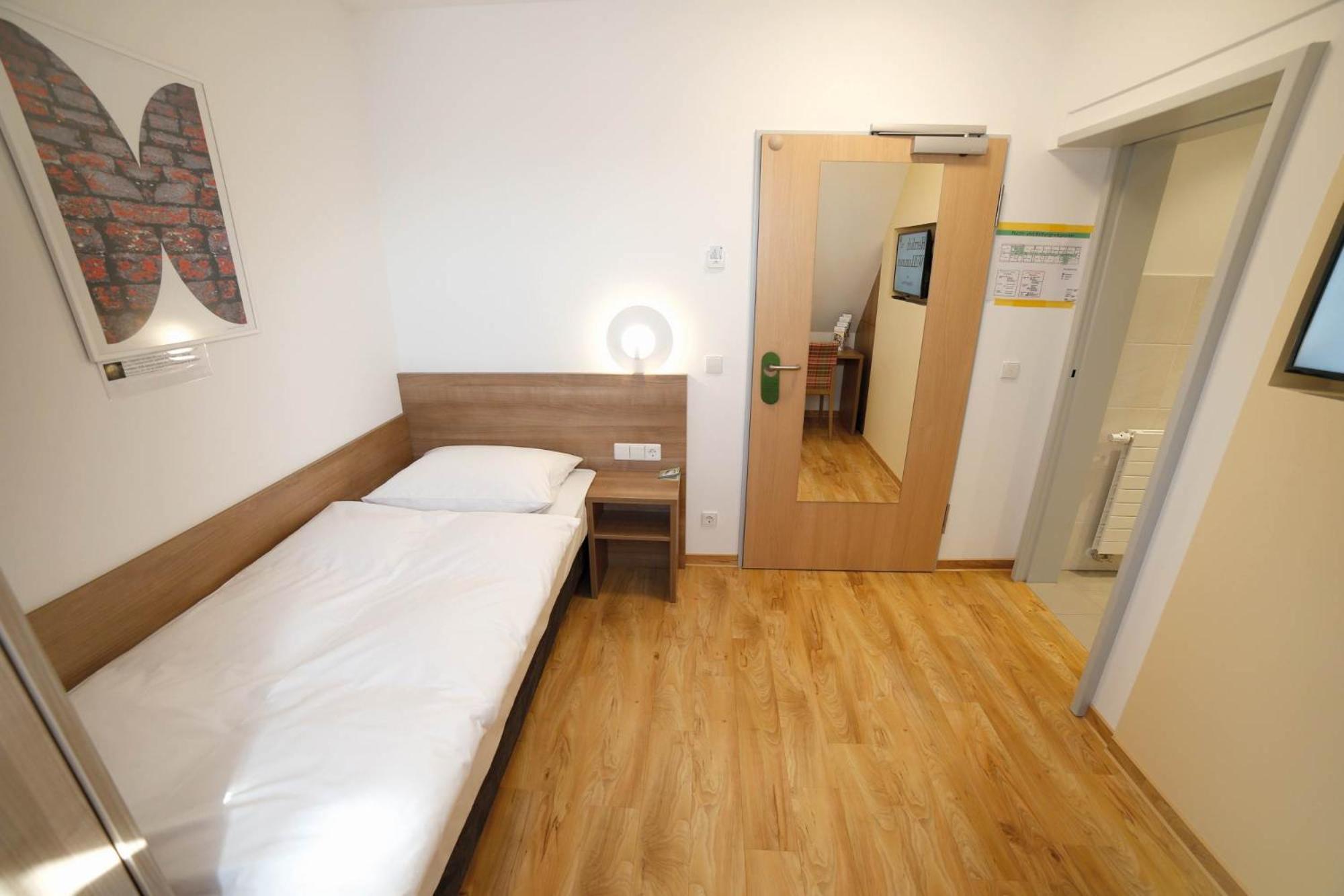 Single Room photo 1