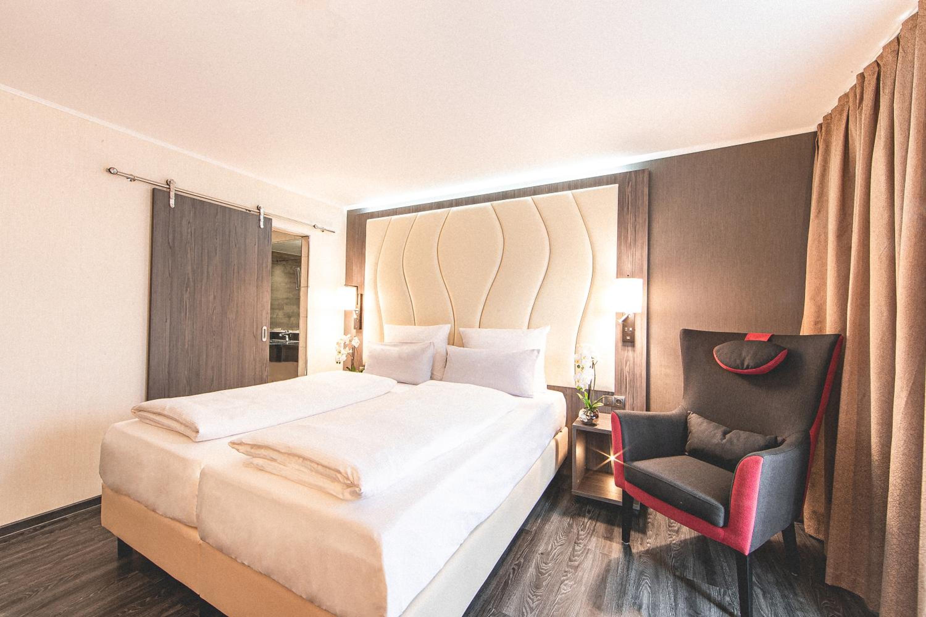 Standard Double Room - Photo 6