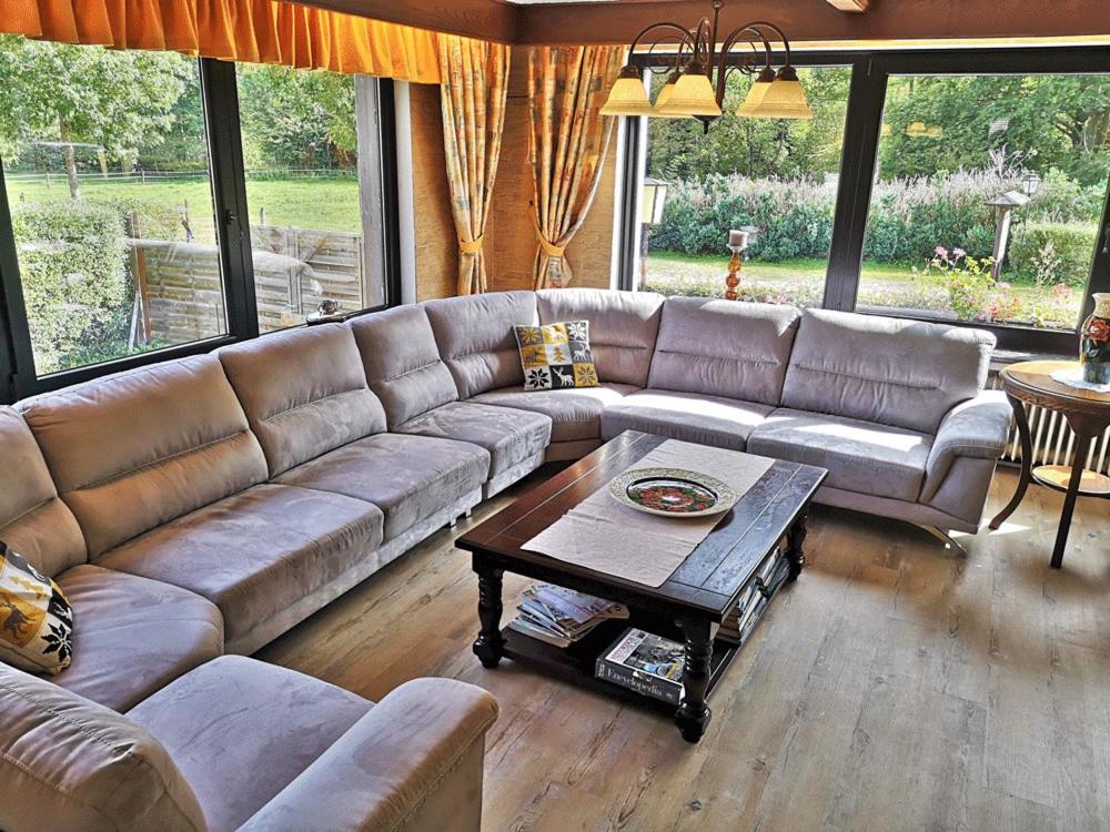 Eight-Bedroom House photo 3