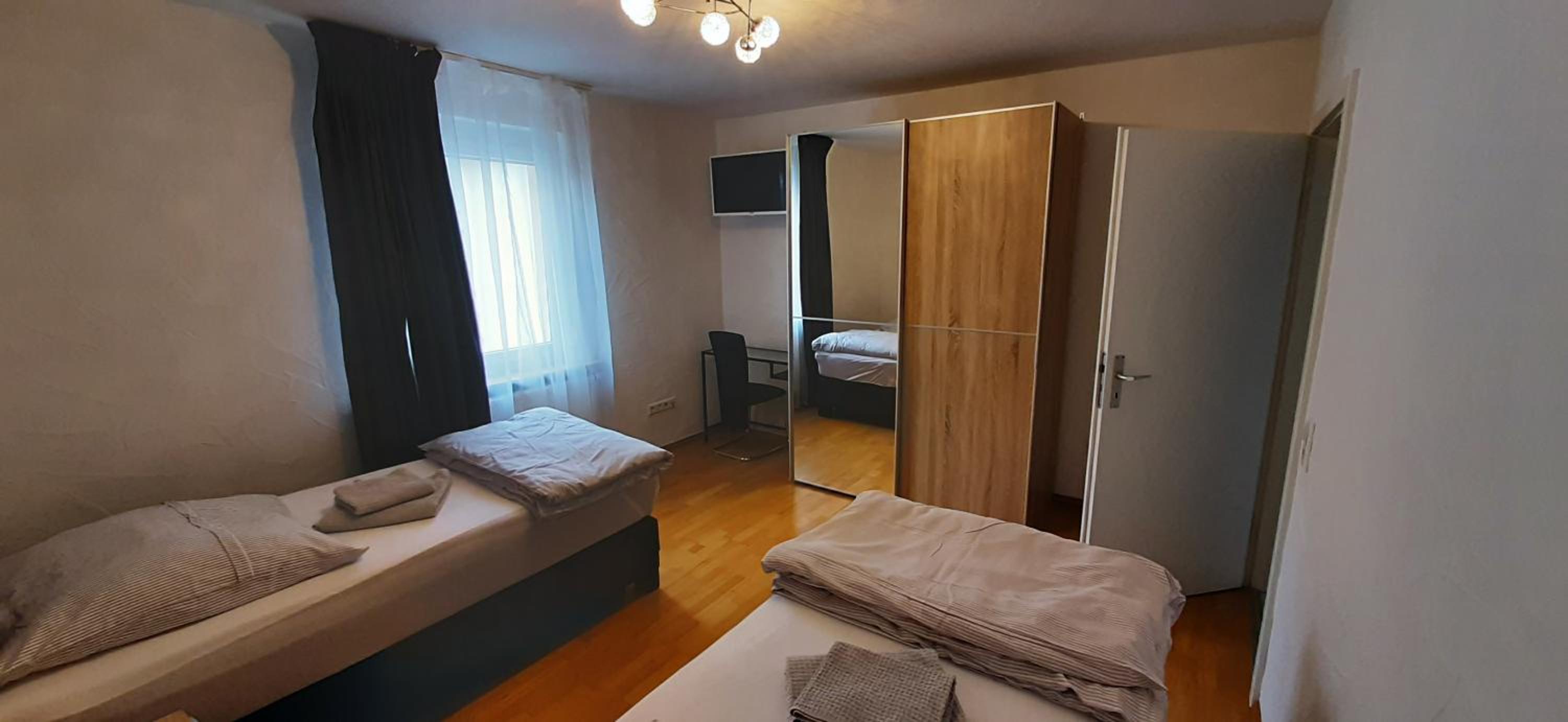 Two-Bedroom Deluxe Apartment - Photo 14