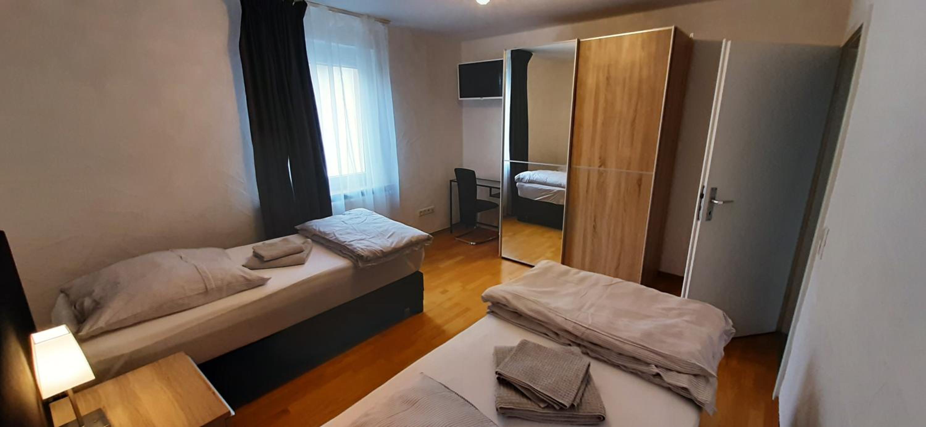 Two-Bedroom Deluxe Apartment - Photo 13