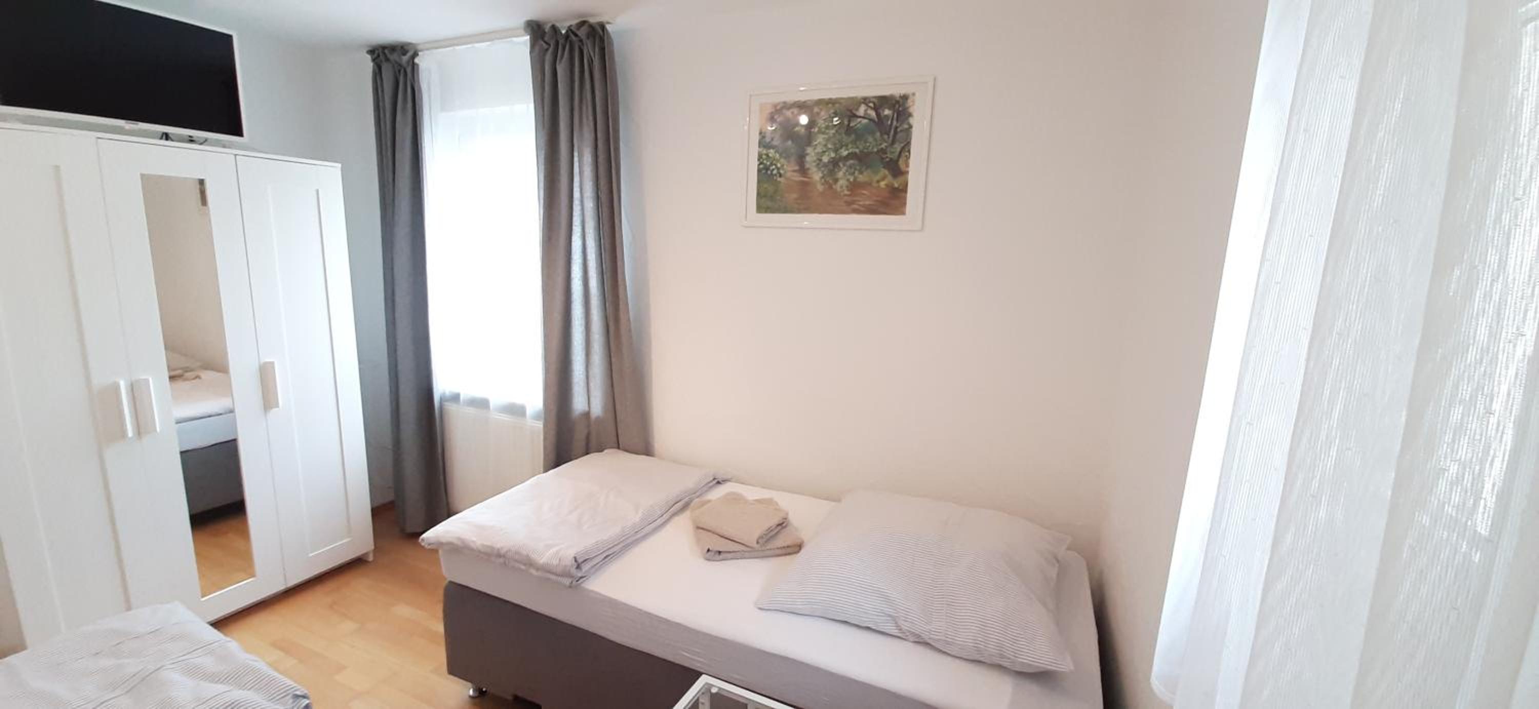 Two-Bedroom Deluxe Apartment - Photo 5