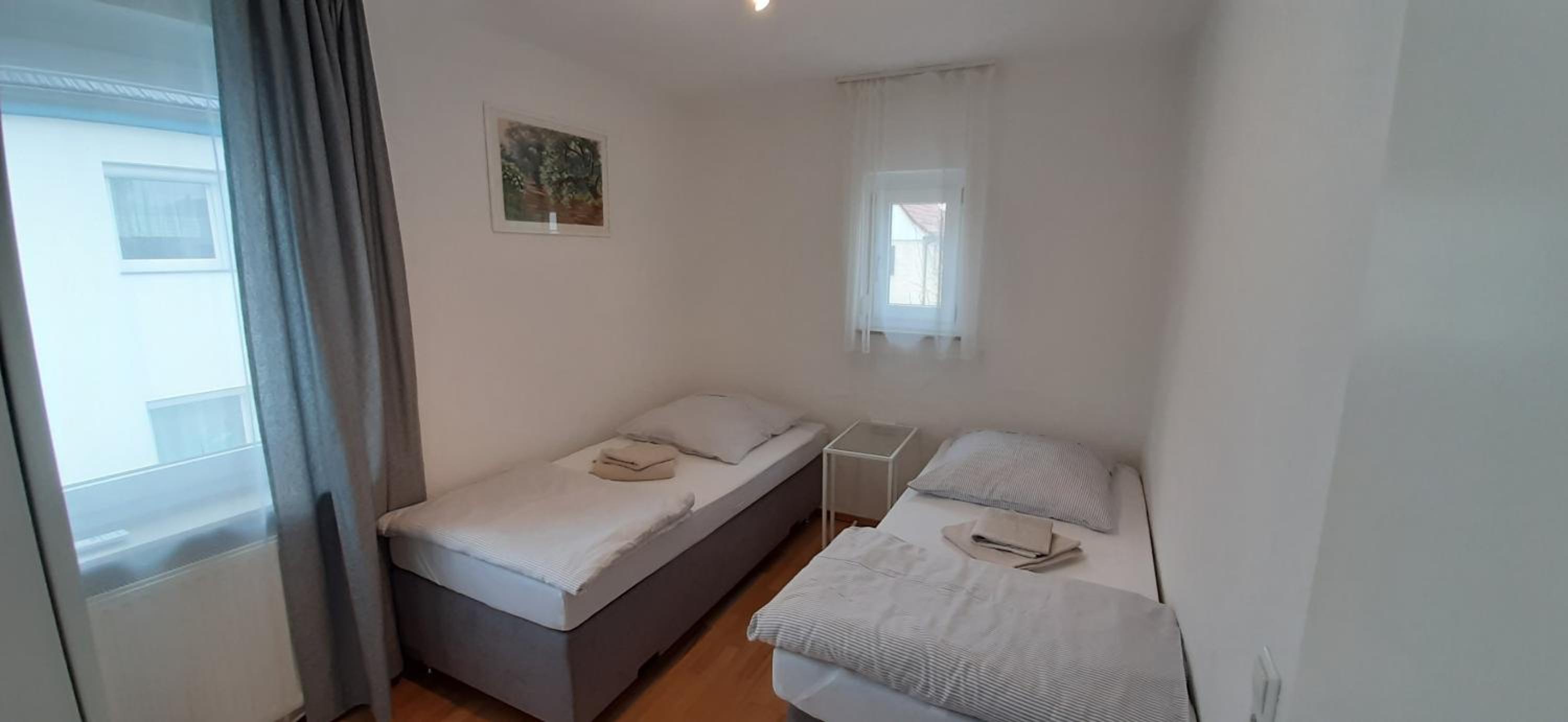 Two-Bedroom Deluxe Apartment - Photo 2