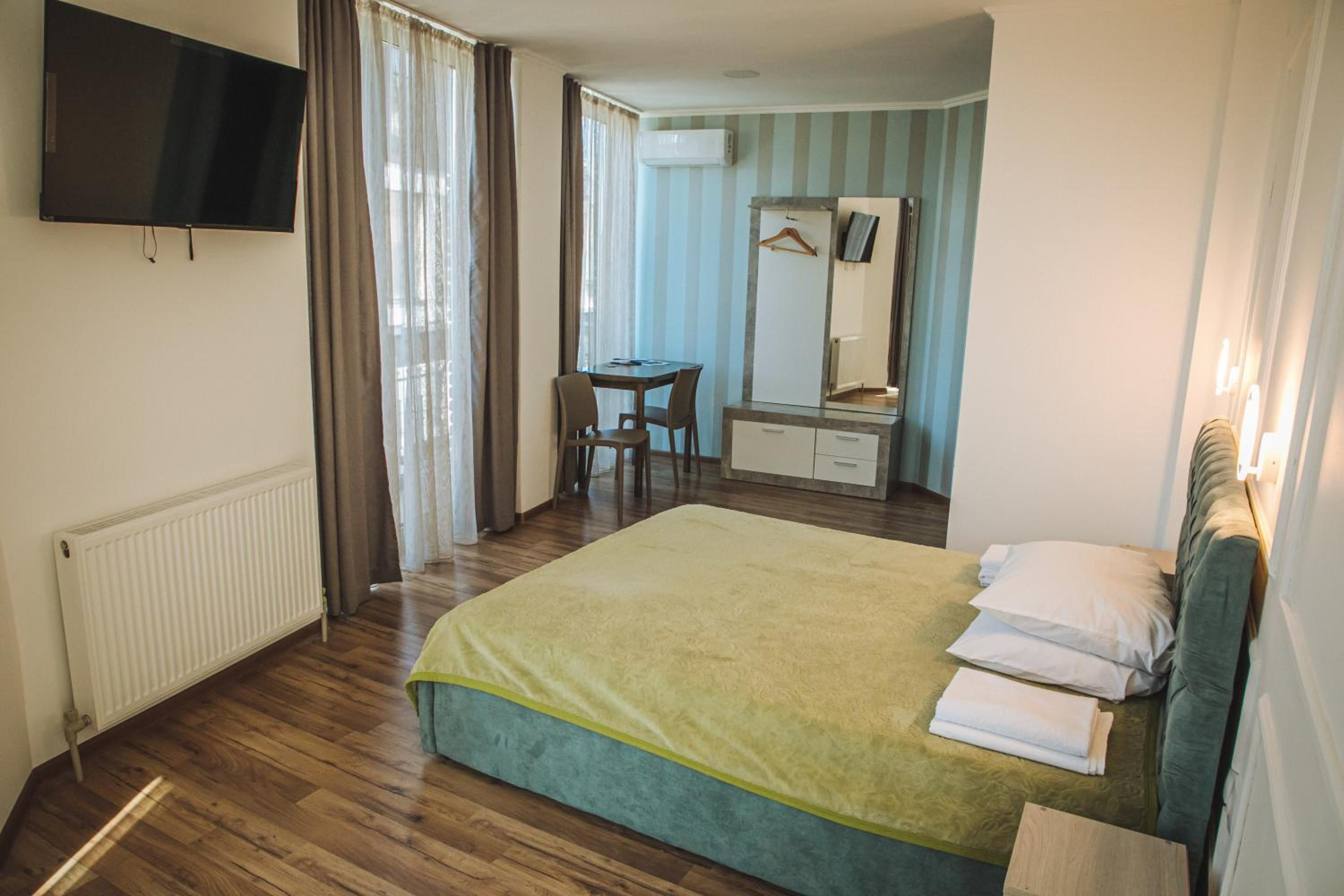 Family Suite with Balcony photo 2