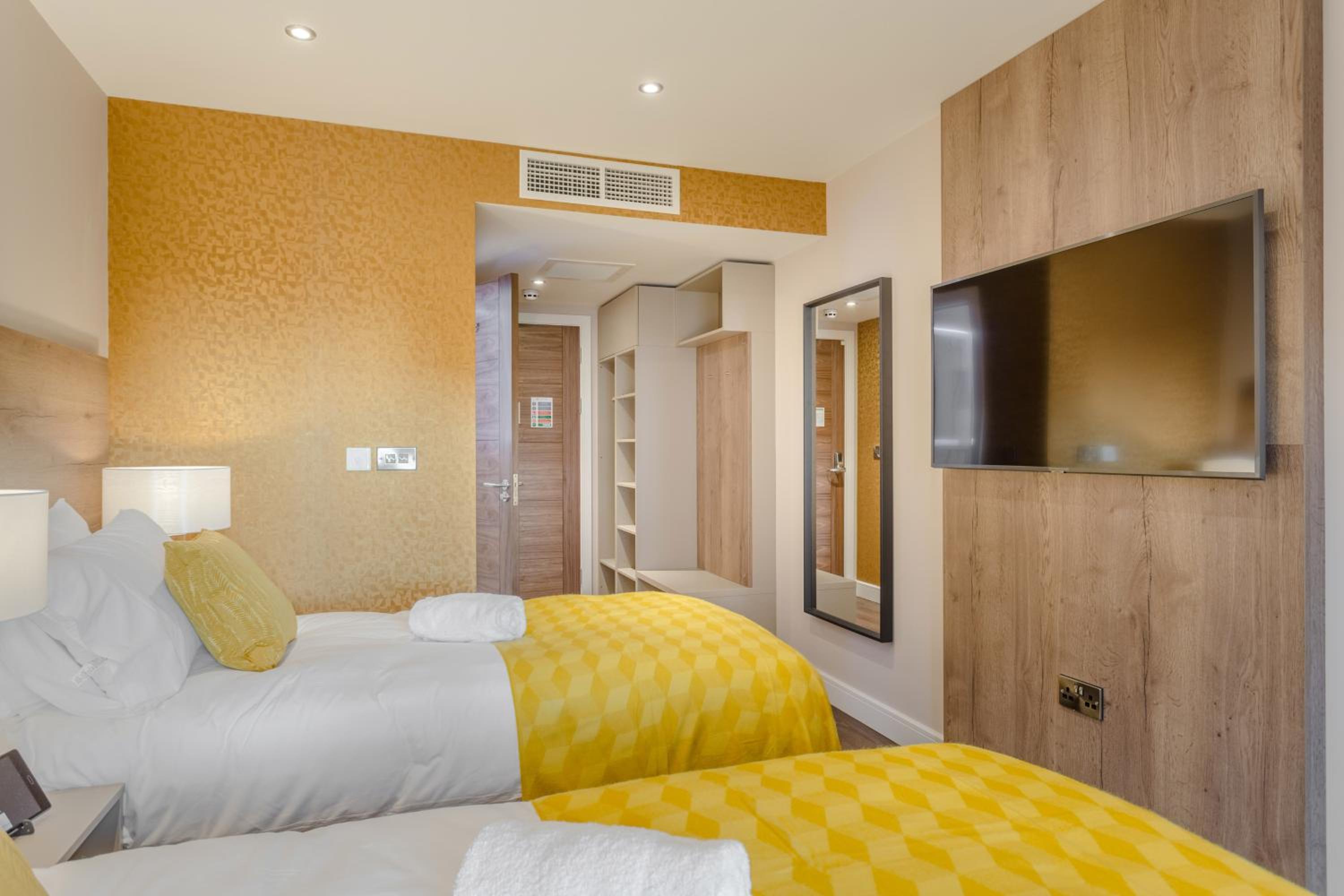 Twin Room - Photo 4
