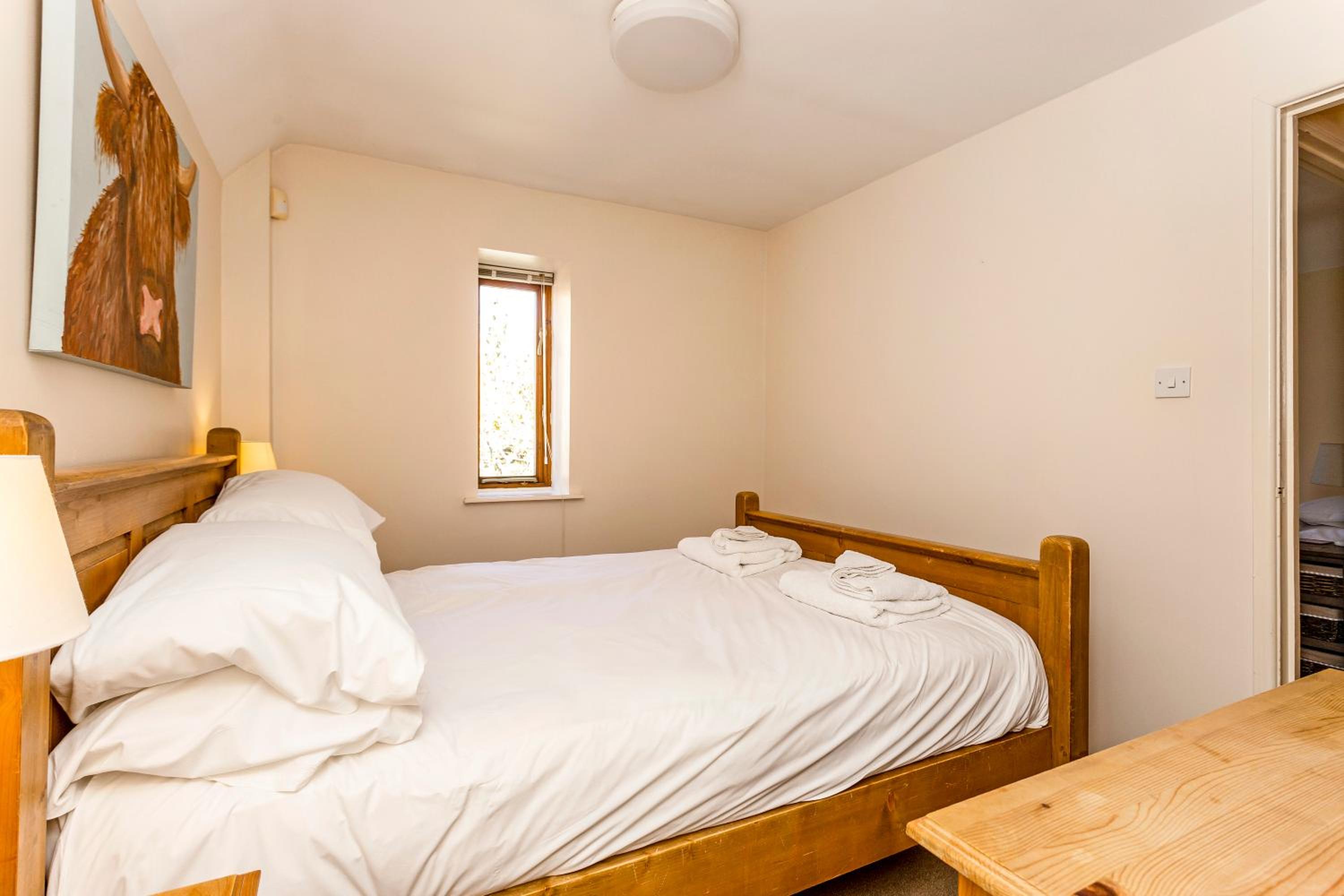 Two-Bedroom Cottage - West Barn  photo 3