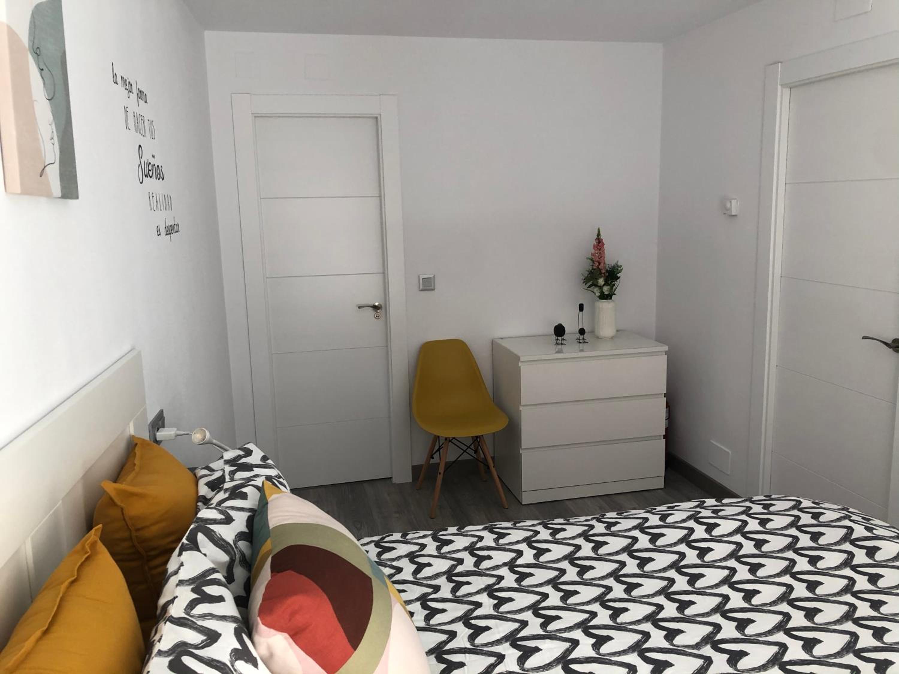 One-Bedroom Apartment - Photo 13