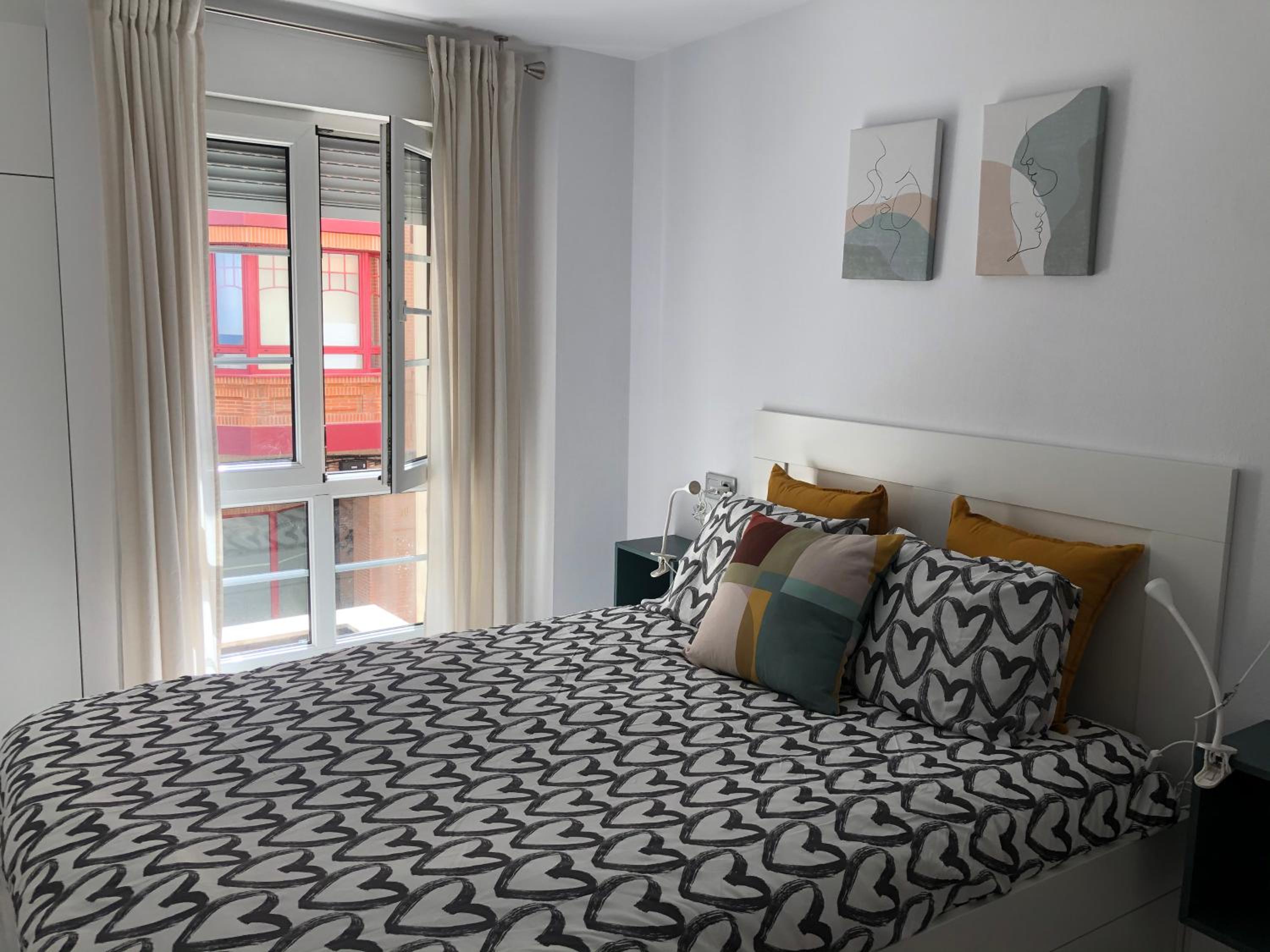 One-Bedroom Apartment - Photo 15