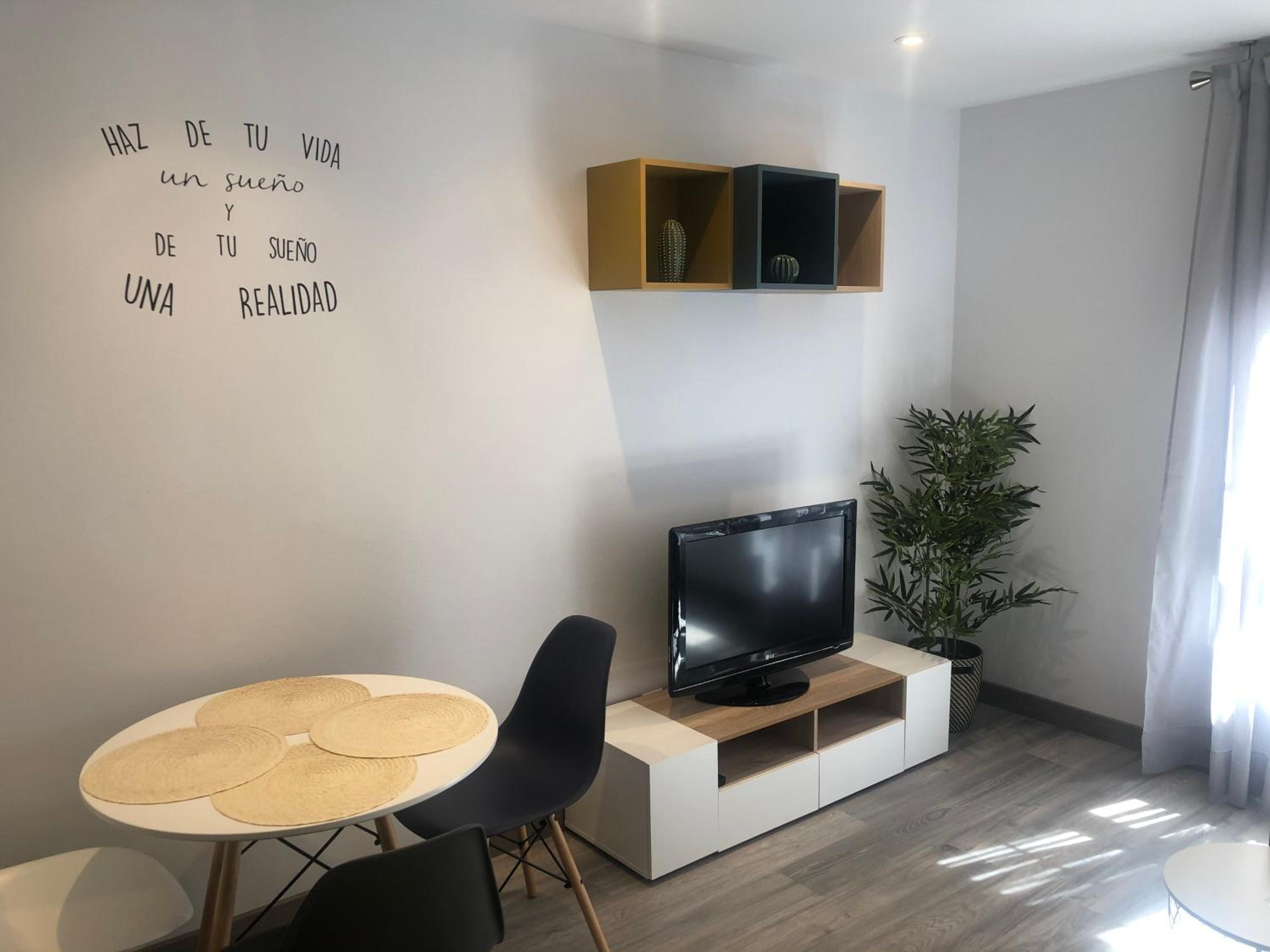 One-Bedroom Apartment - Photo 5