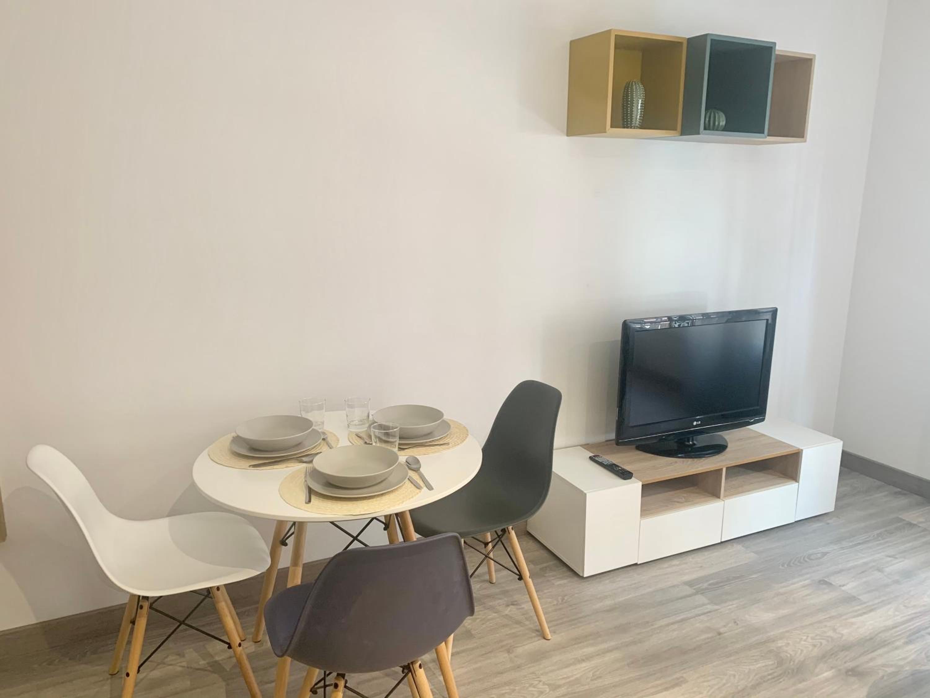 One-Bedroom Apartment - Photo 7