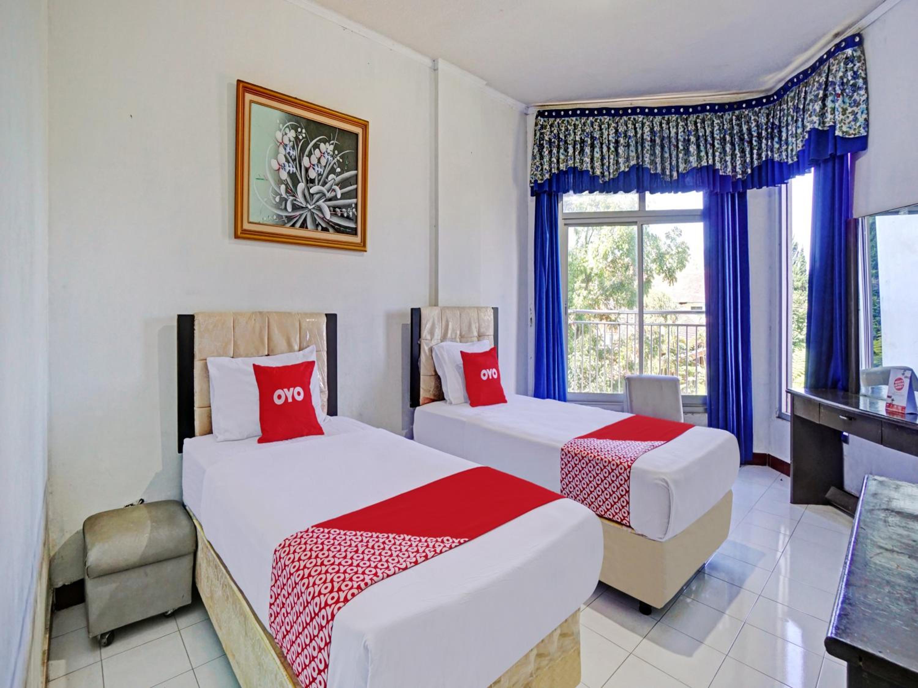 Standard Twin Room - Photo 1