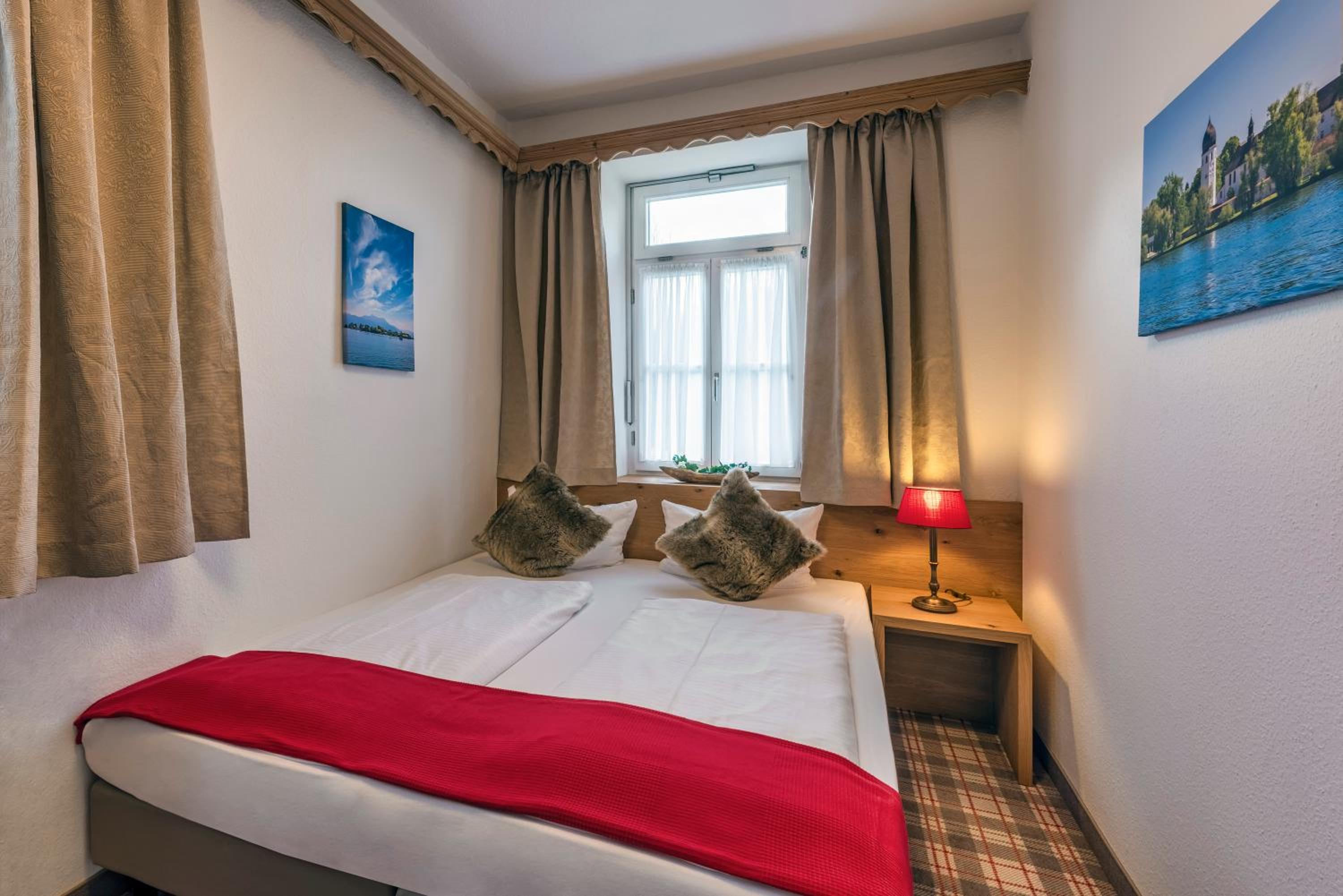 Two-Bedroom Holiday Flat With Balcony