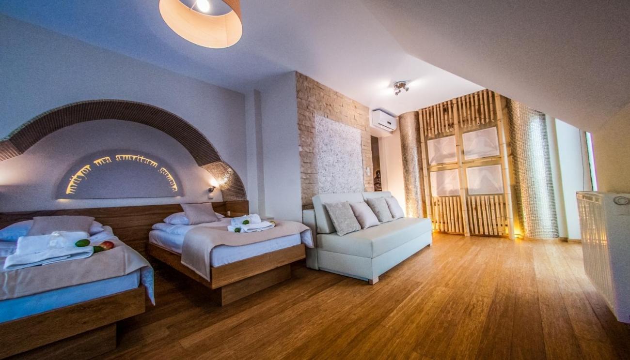 Superior Quadruple Room - Photo 8